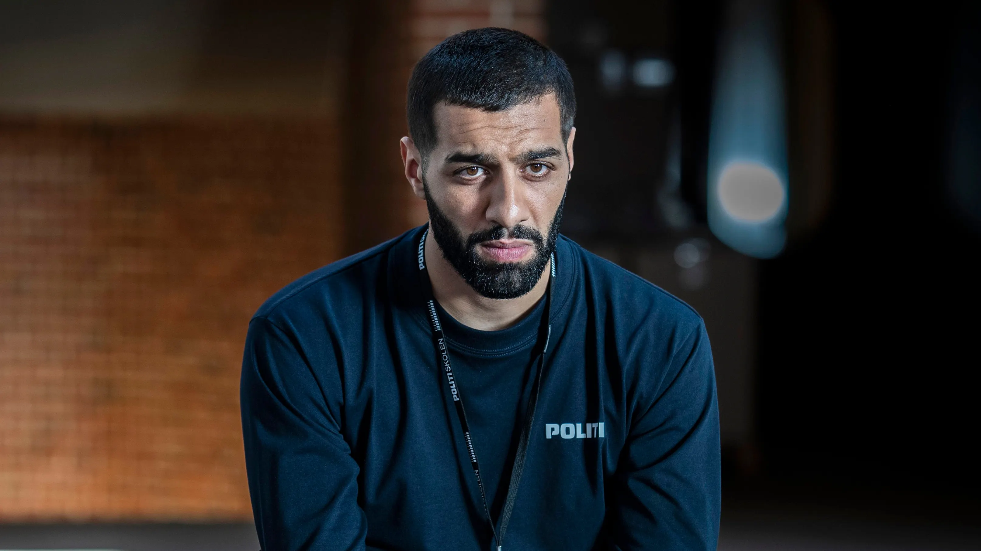 Soheil Bavi spiller politieleven Youssef i DR-serien ”Uniformen”, og det var en udfordrende rolle.