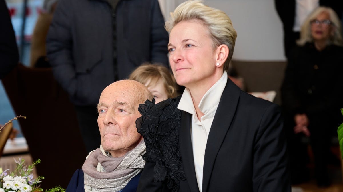 Jesper Bruun Rasmussen og datteren Alexa ved deres sidste auktion i Bredgade i 2023.