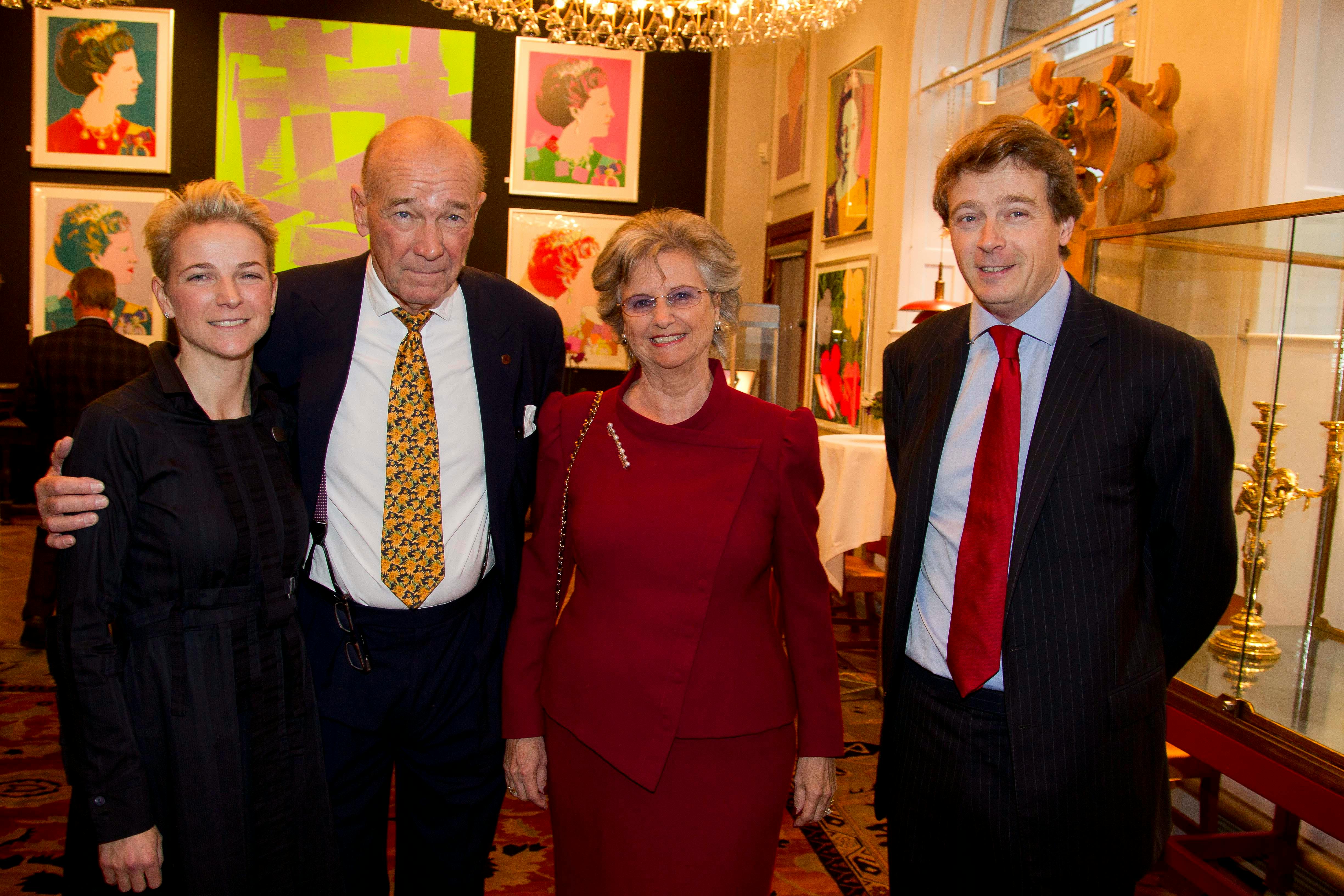 Jesper Bruun-Rasmussen med hustruen Birthe og børnene Alexa og Frederik.