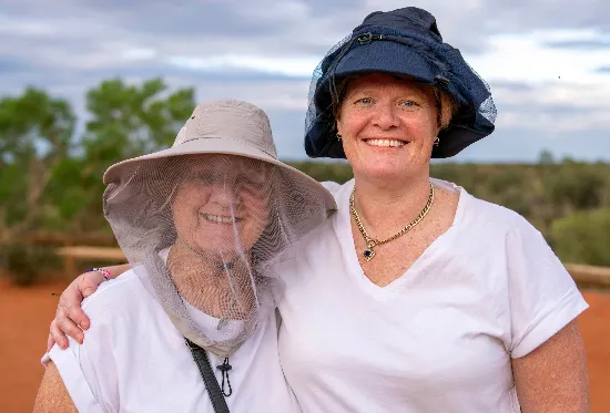 Dianne og Donna glæder sig til at solnedgang og til at få et glimt af kongeparret.