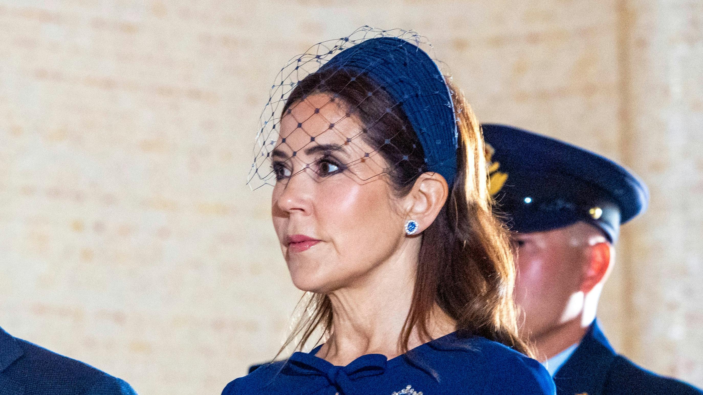 Dronning Mary til kransenedlæggelse i Australien.