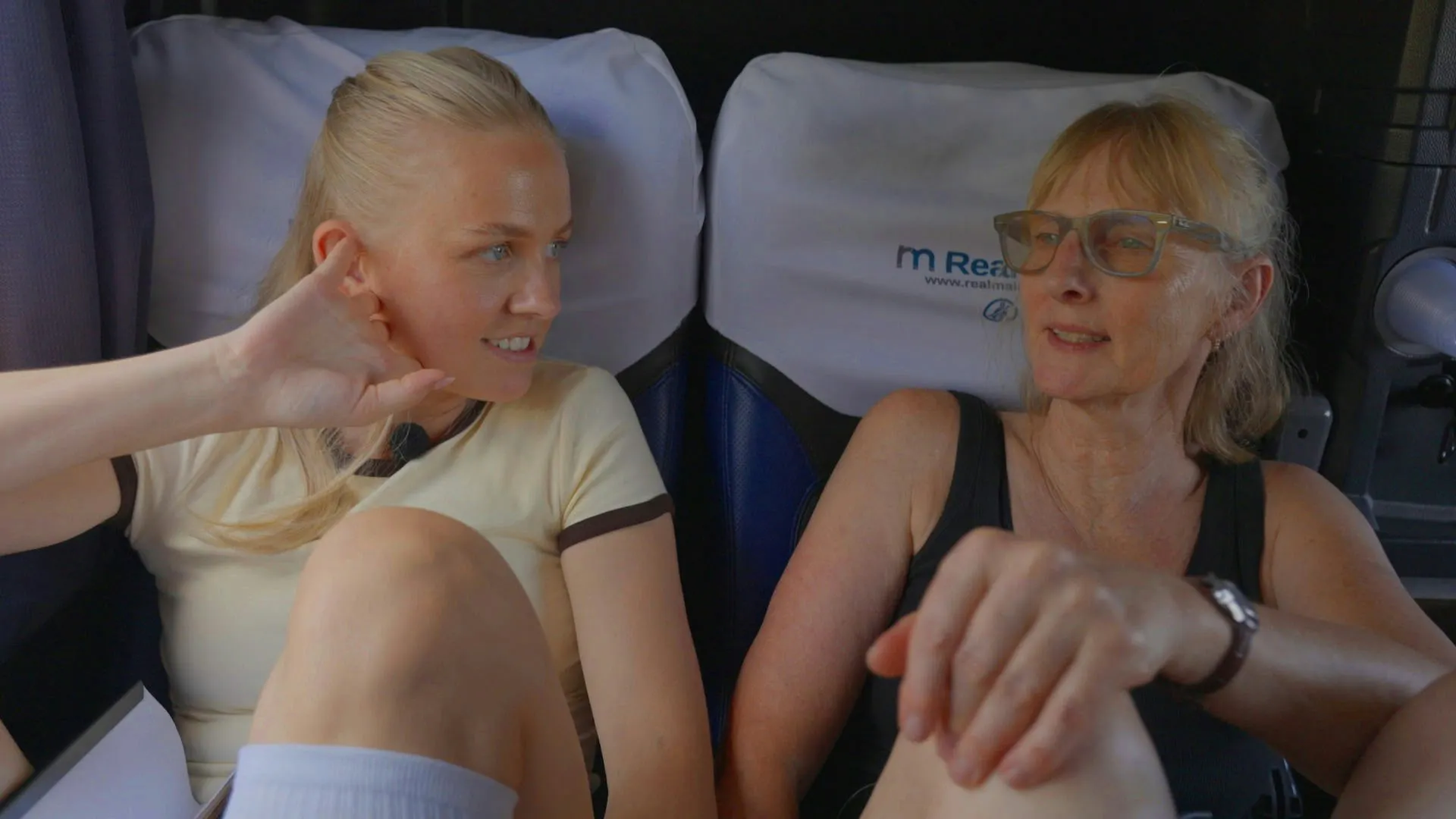 Sofie og Dorte blev hele tiden fulgt af et kamera i "Først til verdens ende", og det skulle særligt Dorte lige vænne sig til.