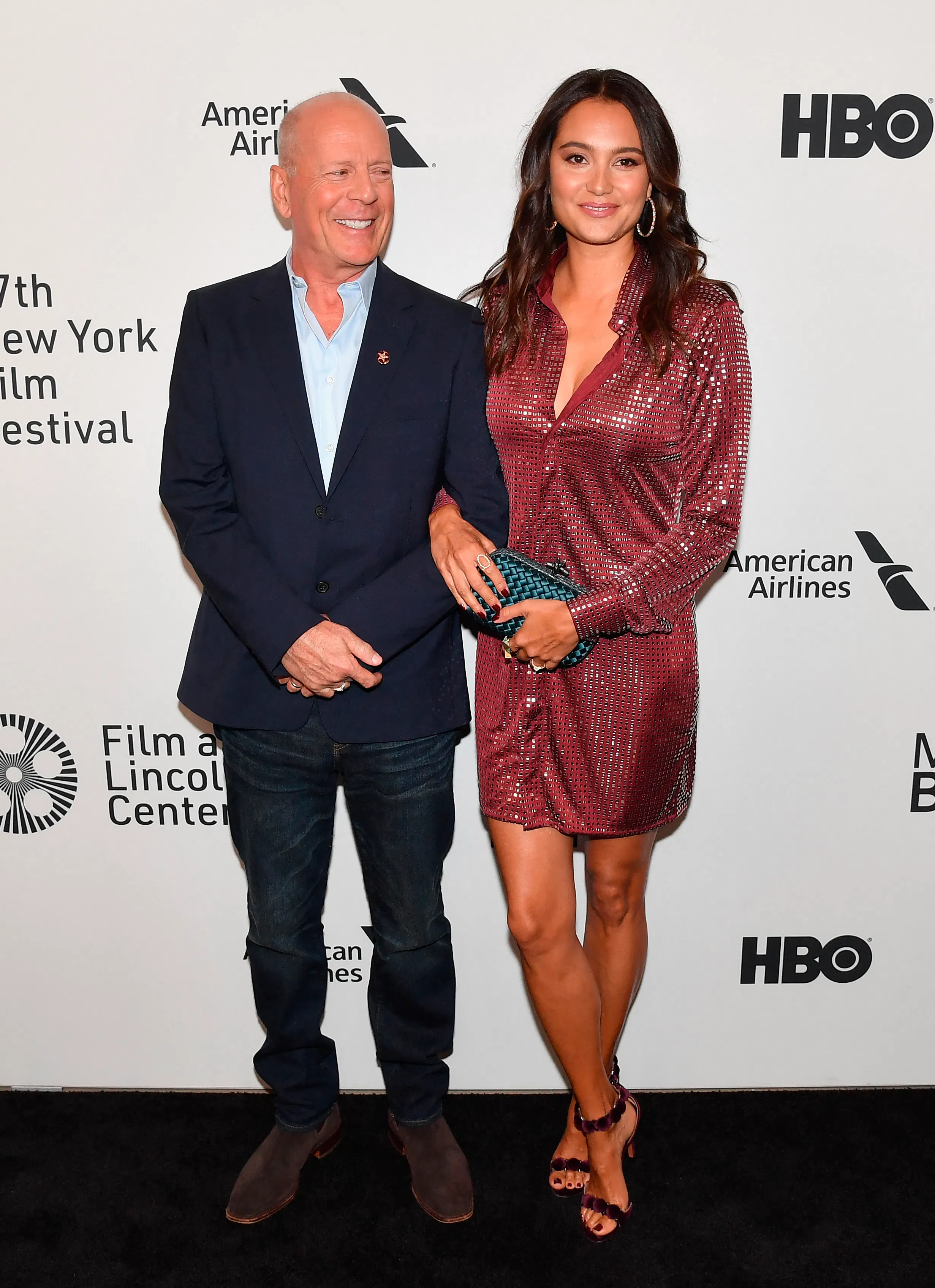 Bruce Willis og Emma Heming Willis kunne forleden fejre 17-års bryllupsdag. Her står de sammen tilbage i 2019.