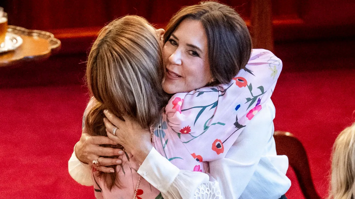 Dronning Mary har nydt gode dage med sin søster Patricia på Tasmanien. Måske skal de snart ses igen.