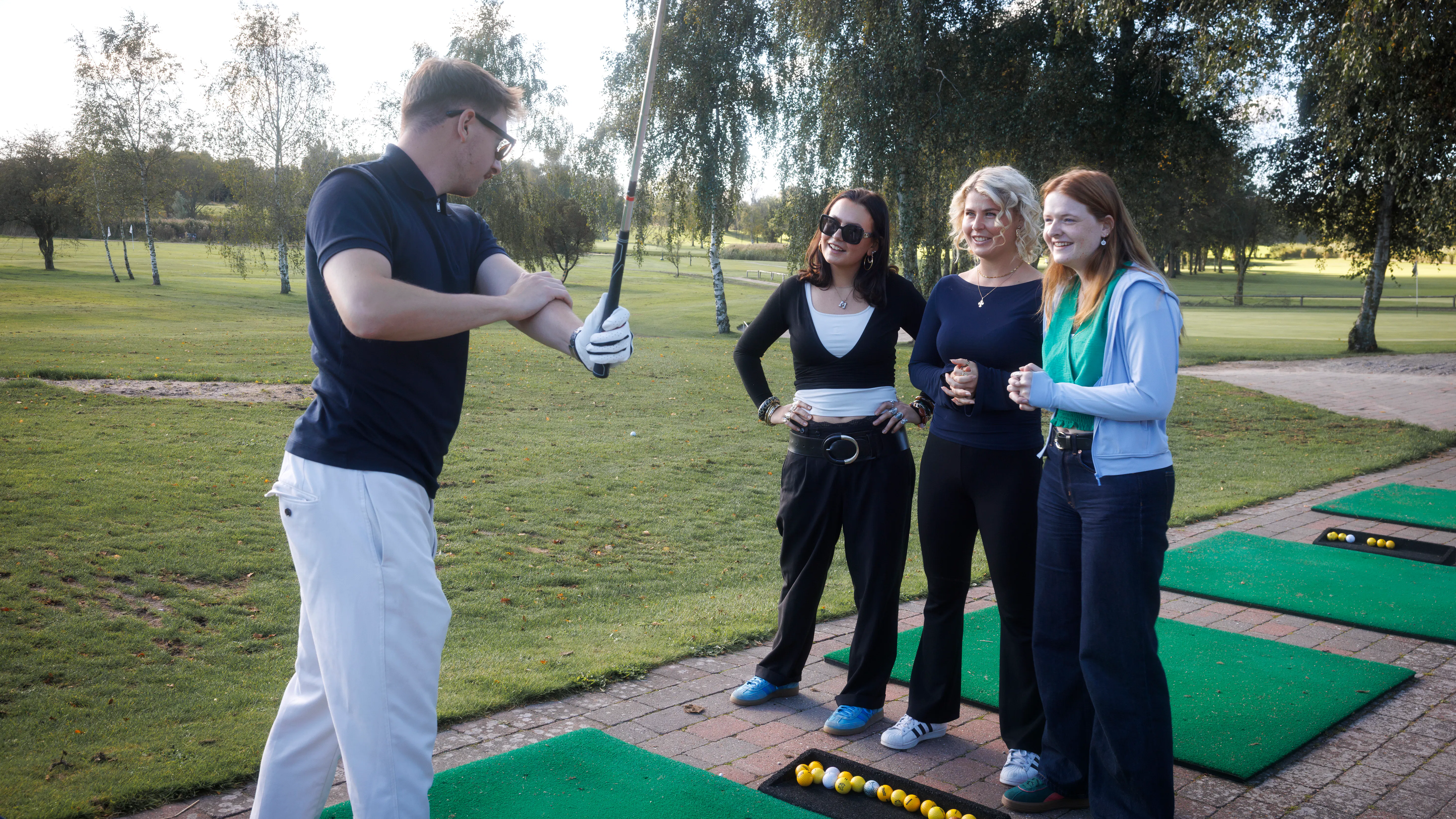 Samuel havde i 11. afsnit inviteret alle kvinderne med på golfdate.