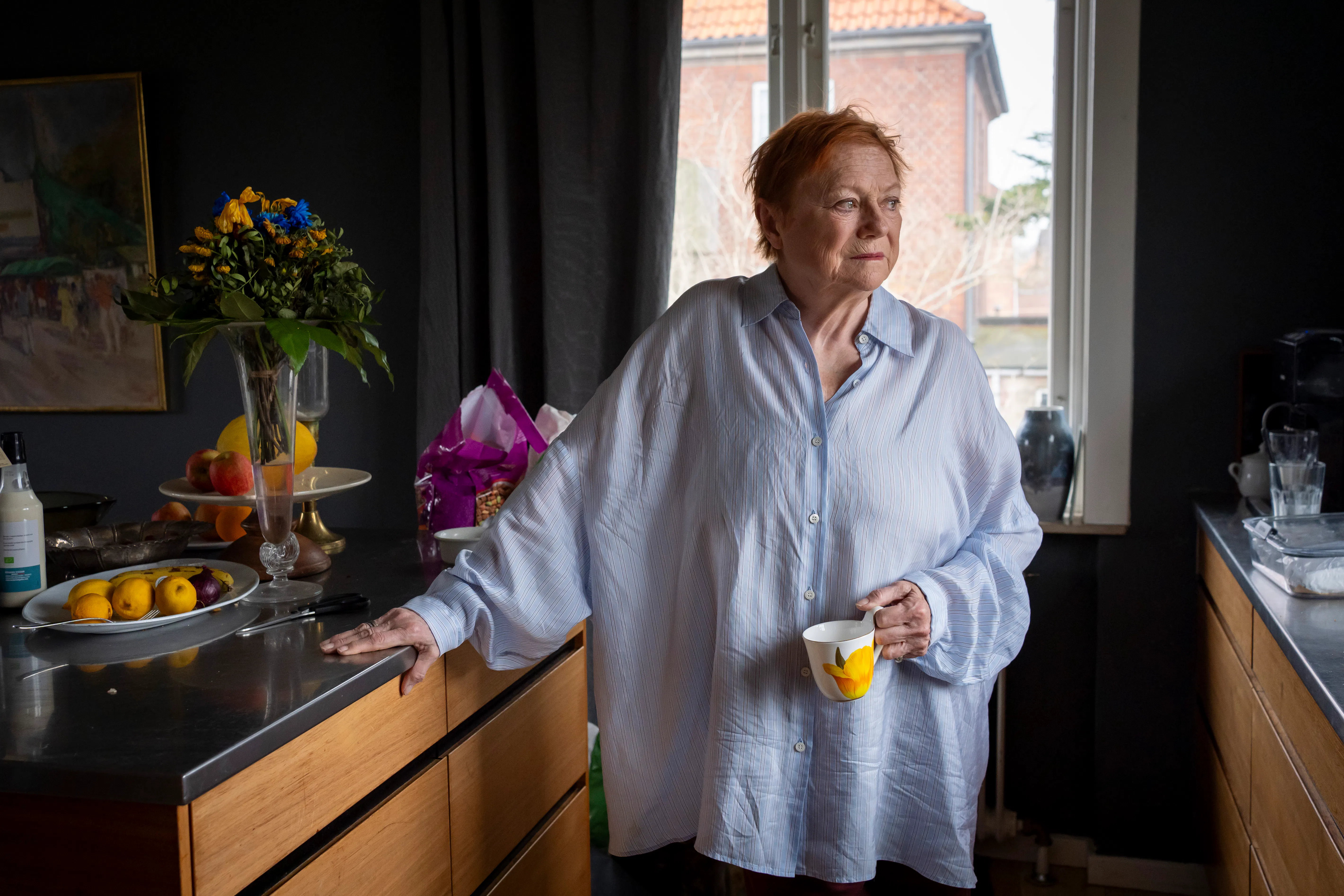 Lisbet Dahl hjemme i sit køkken.