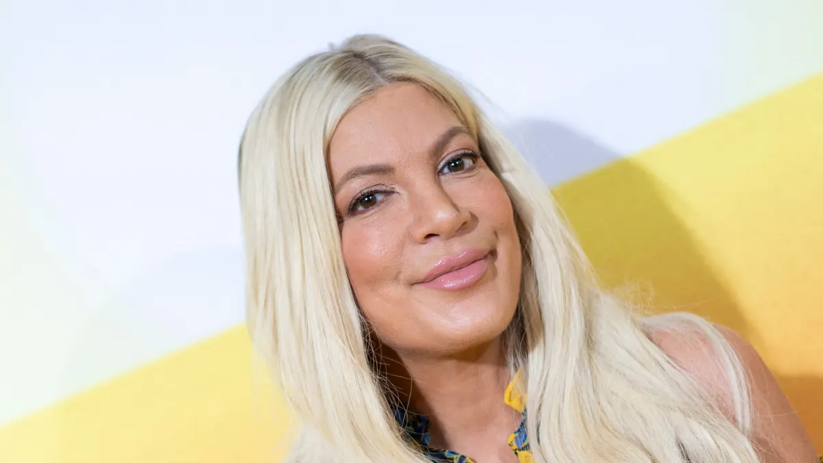 Tori Spelling.