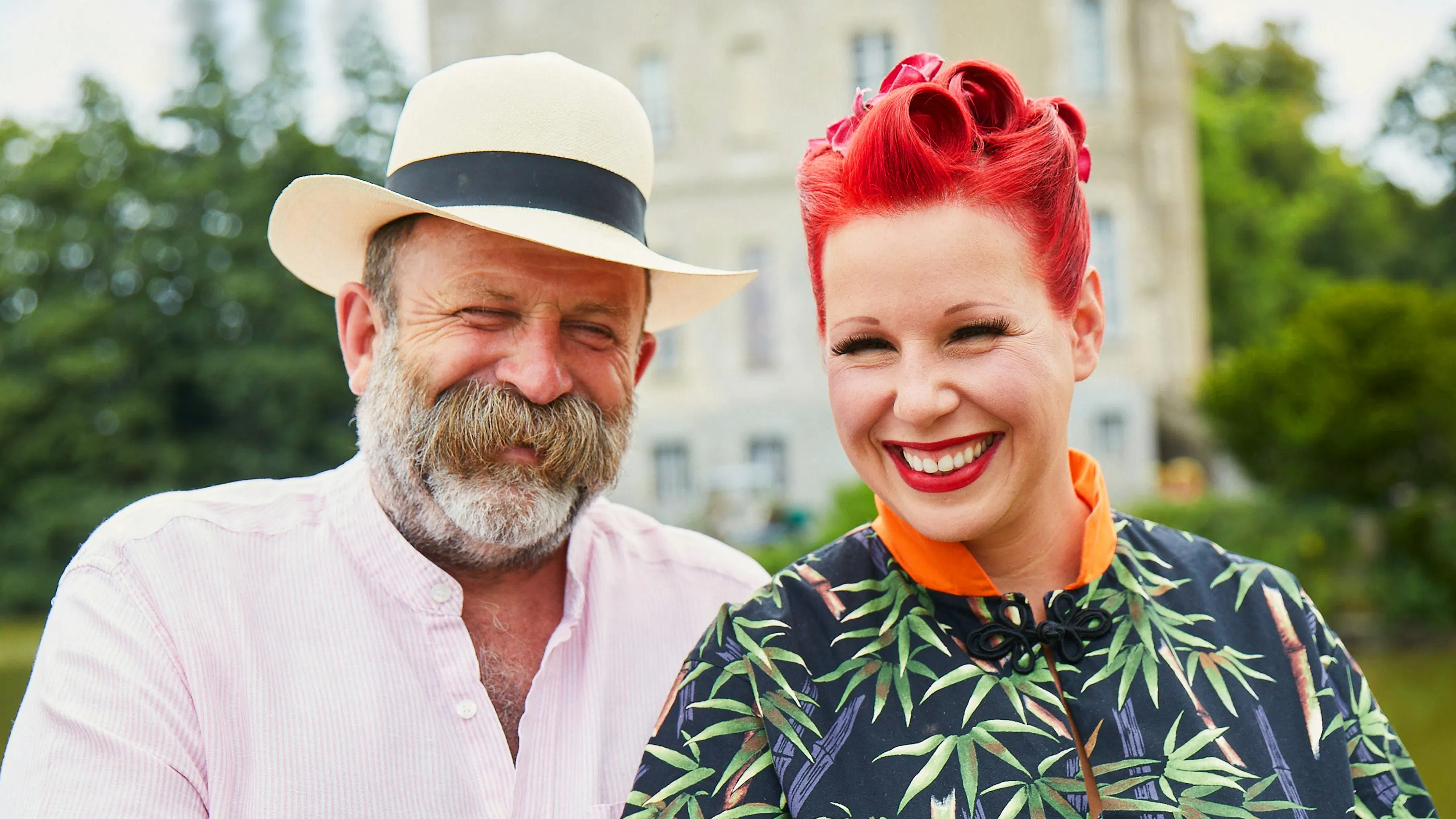 Ægteparret Dick og Angel Strawbridge fra ”Han, hun og drømmeslottet” bor i Frankrig med deres to børn. 
