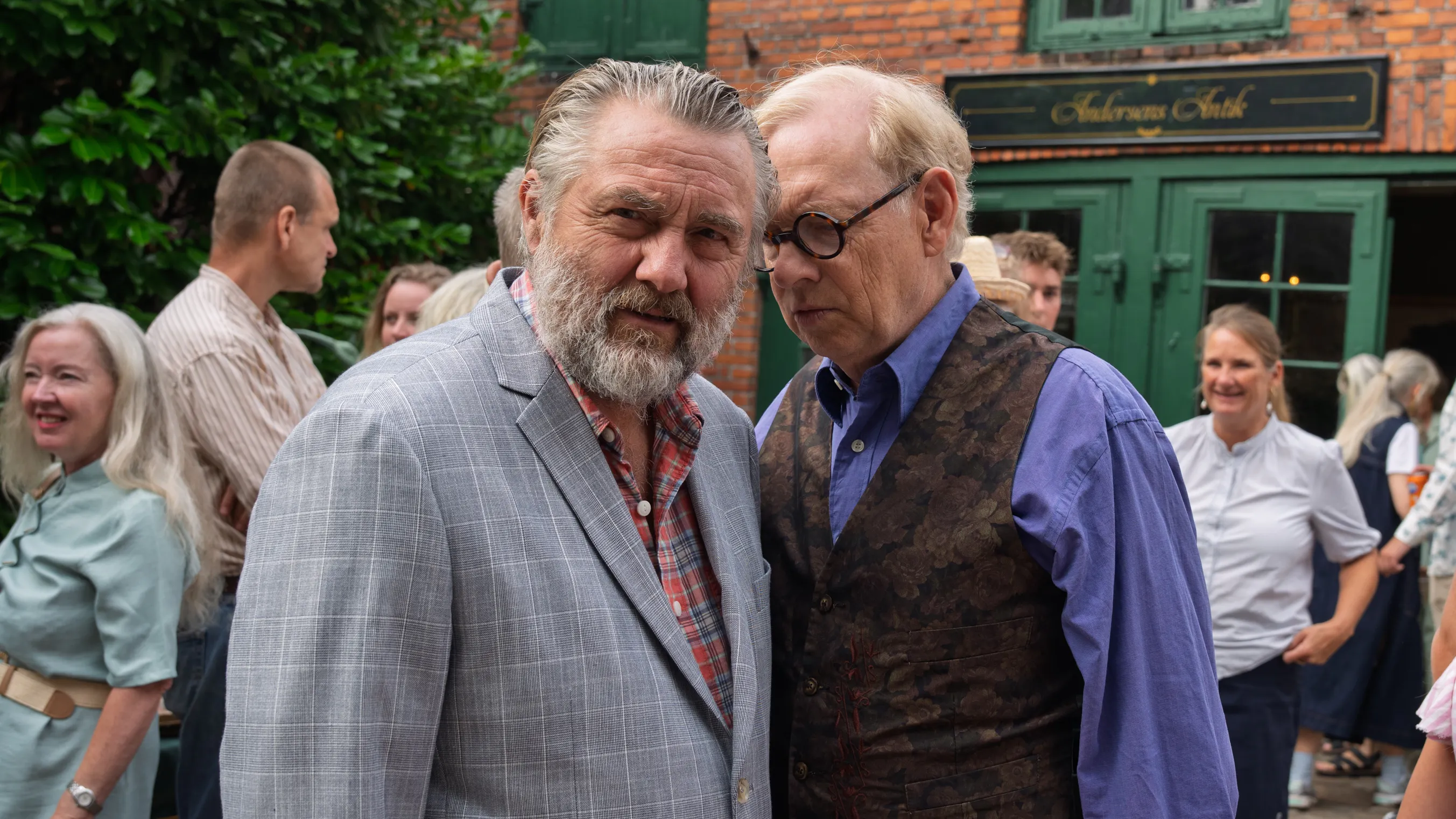 Jens Jørn Spottag og Michael Moritzen medvirker i sæson 7 af ”Sommerdahl”. 