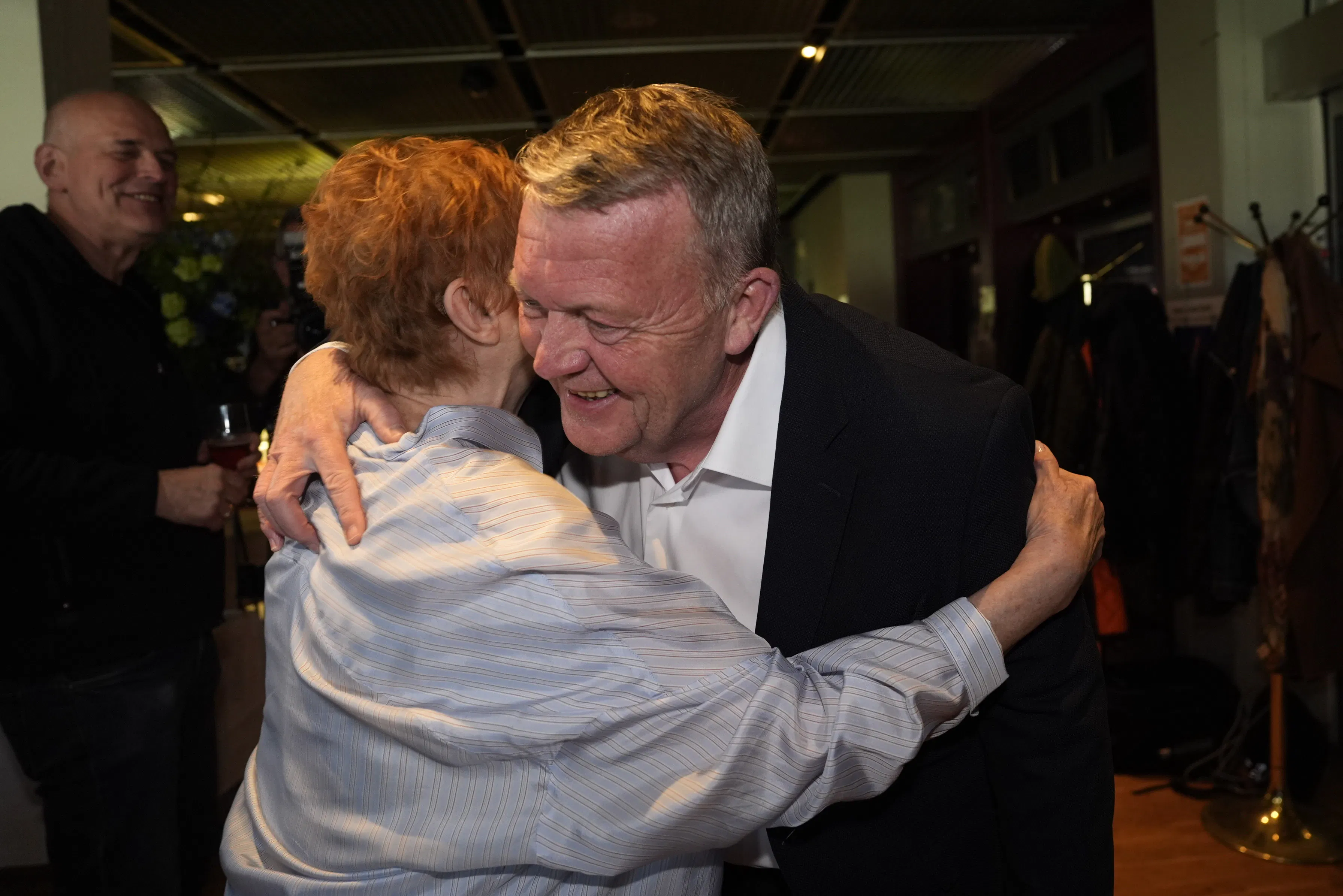 Lars Løkke Rasmussen lykønskede Lisbet Dahl: Havde en særlig bagtanke med sin gave | BILLED-BLADET
