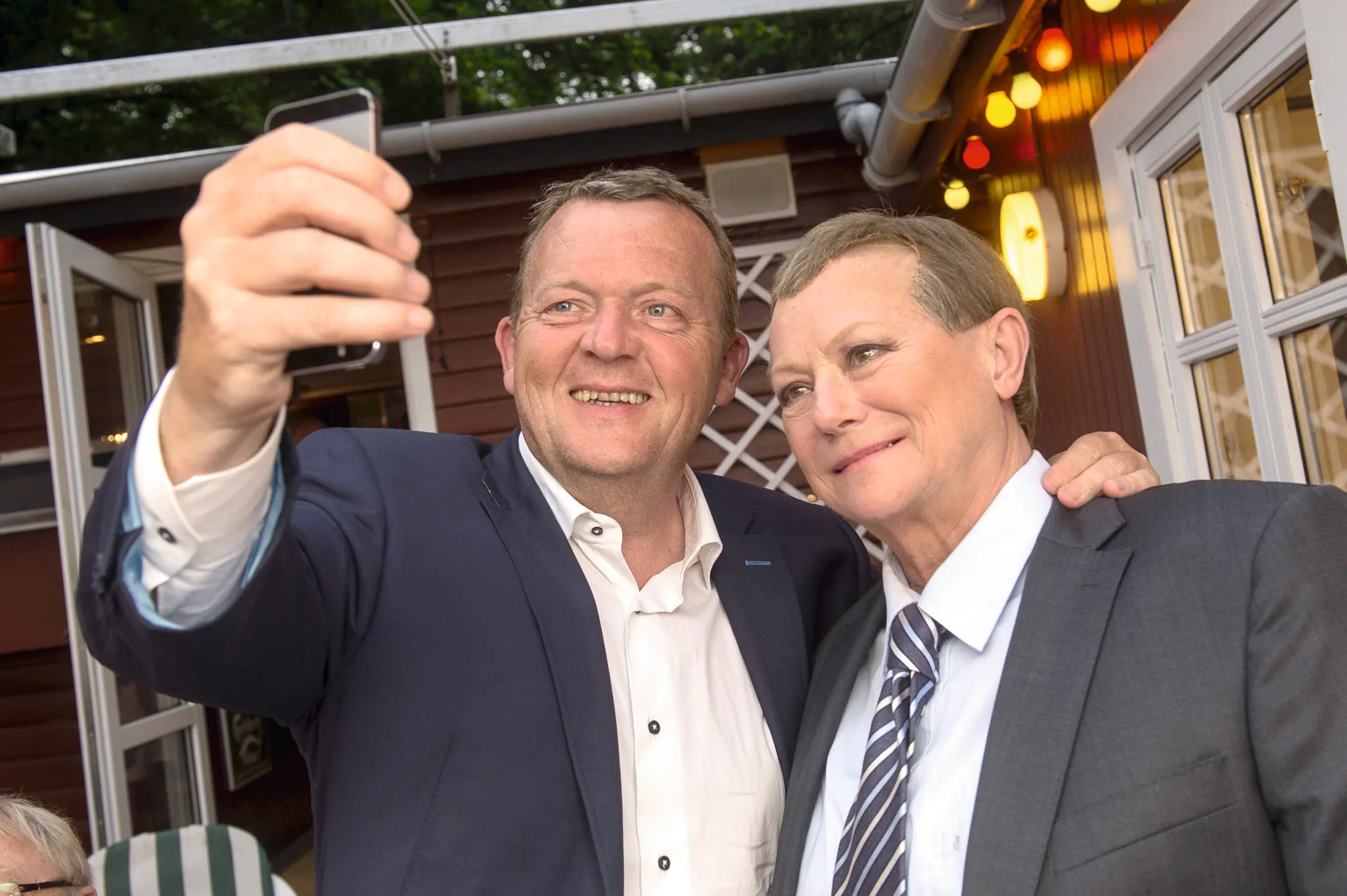 Lisbet Dahl har spillet Lars Løkke Rasmussen mange gange i Cirkusrevyen - her ses 2xLars i 2014. 