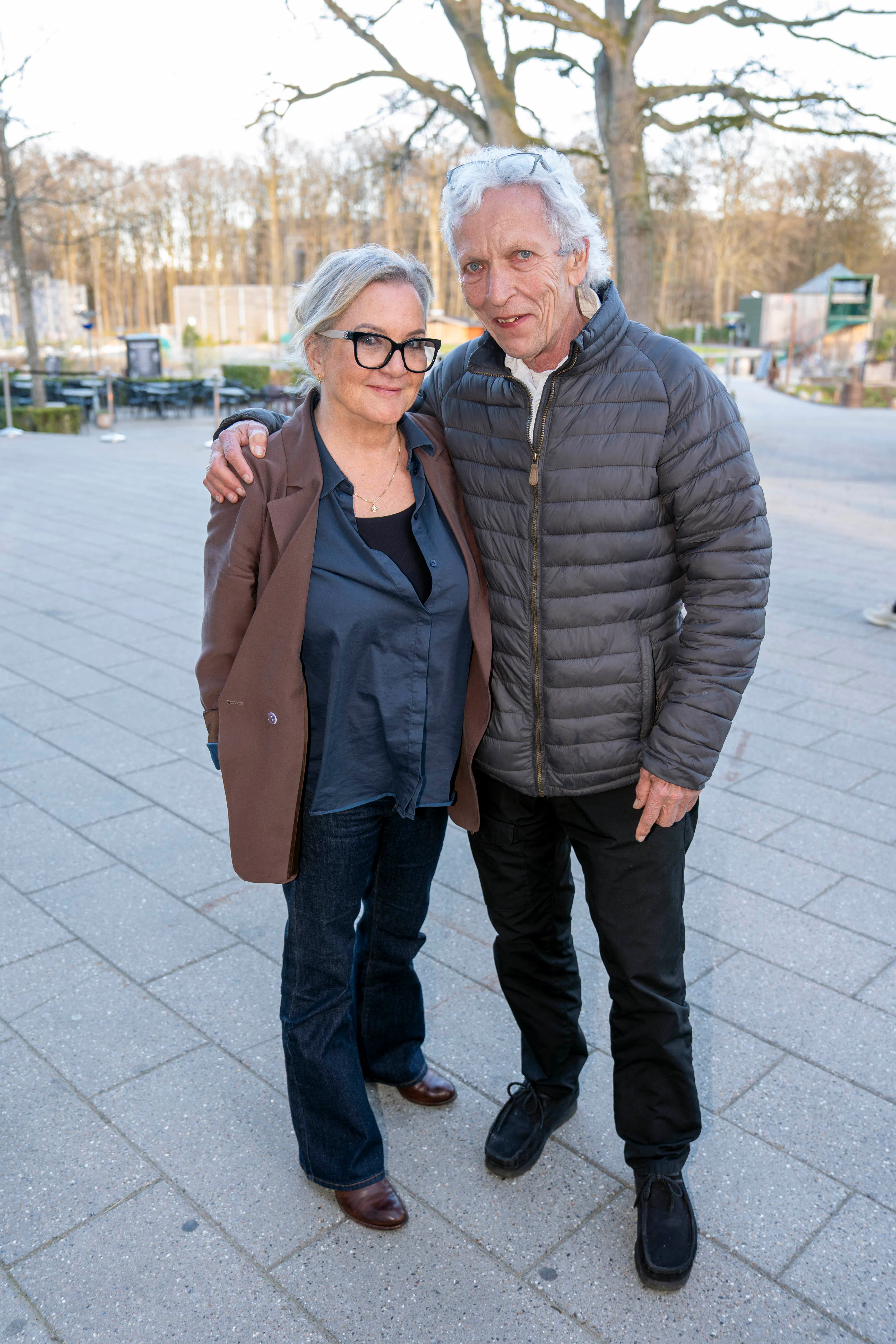 Det er sjældent, at Jørgen Skouboe og hustruen er med til premierer og lignende, men Aarhus Revyen lokkede dem.