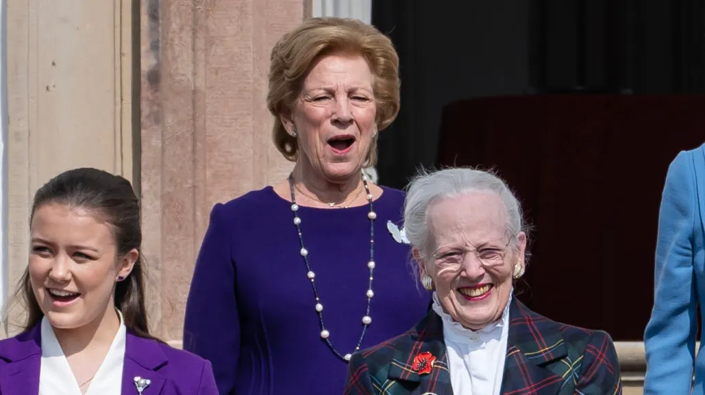 Her ses dronning Anne-Marie og dronning Margrethe til sidstnævntes 85-års fødselsdag sidste år.