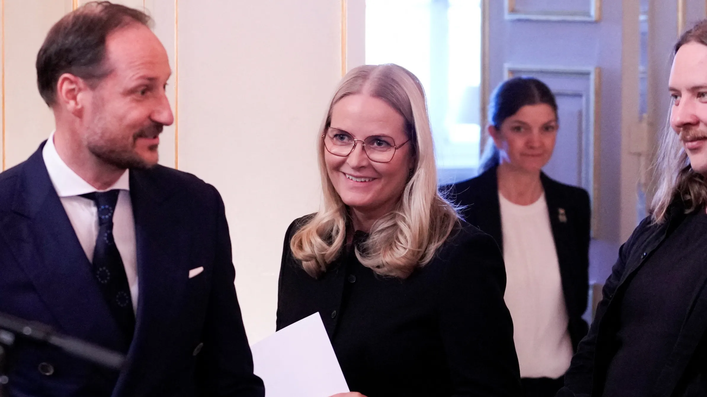 Kronprinsesse Mette-Marit er blevet droppet: Nu melder hun ud | BILLED-BLADET
