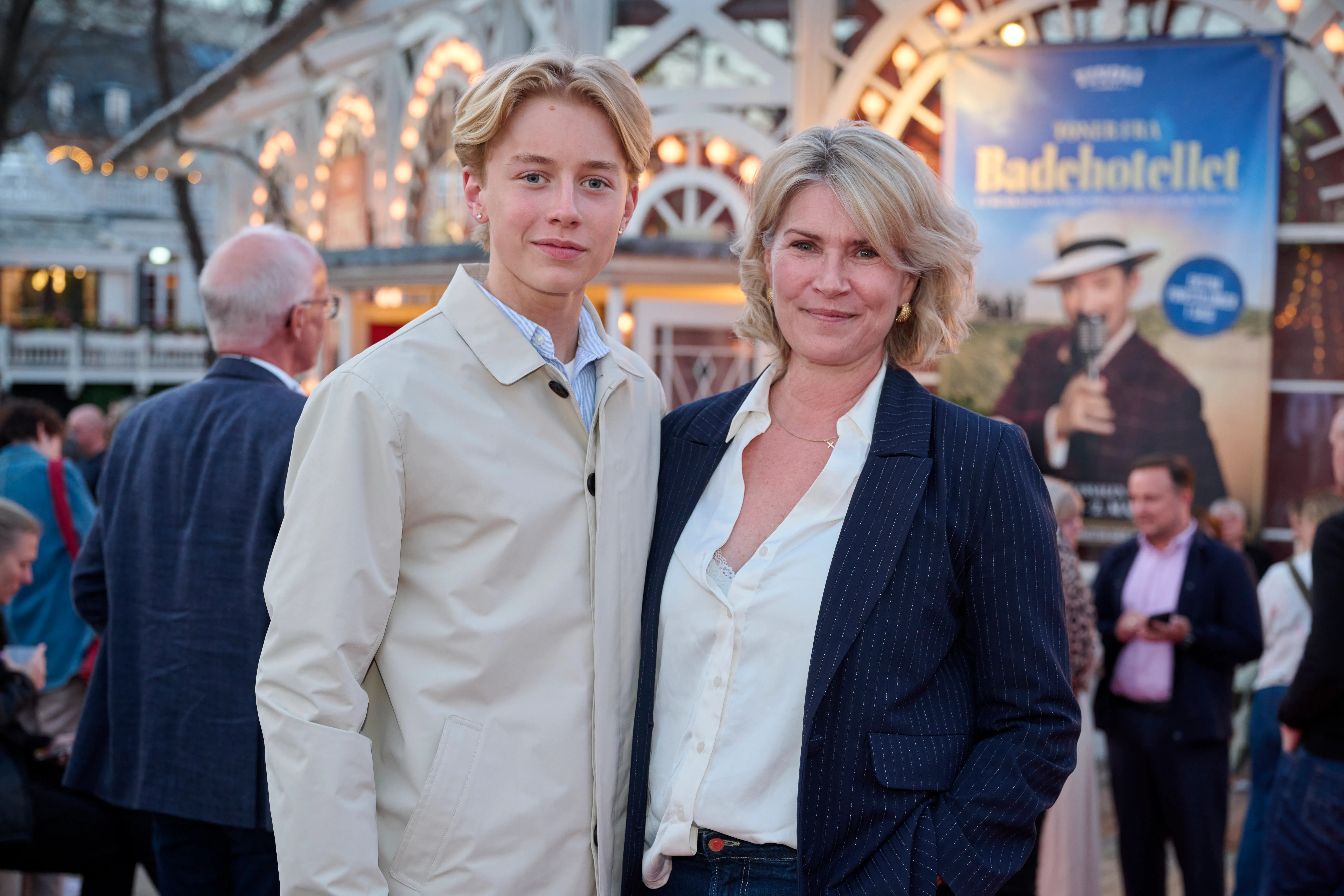 Jens Jacob Tychsens store aften: Kys til fruen efter endt show | BILLED-BLADET