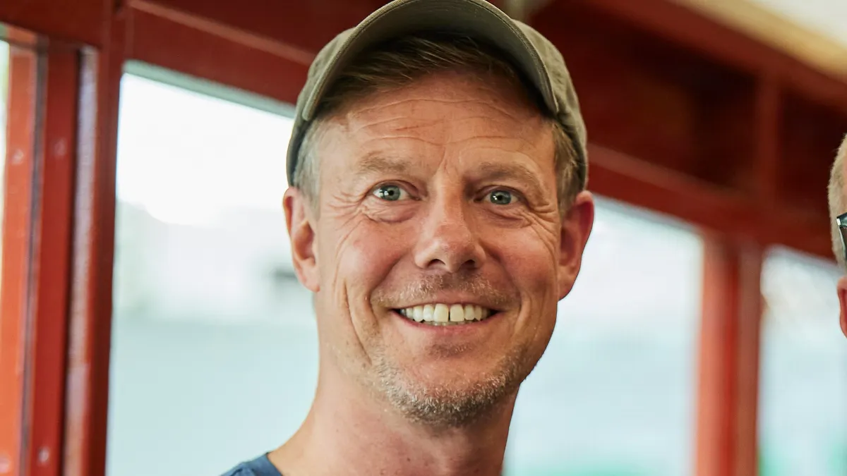 Morten Kirckhoff fra Nul stjerner rørt ved datters konfirmation |  BILLED-BLADET
