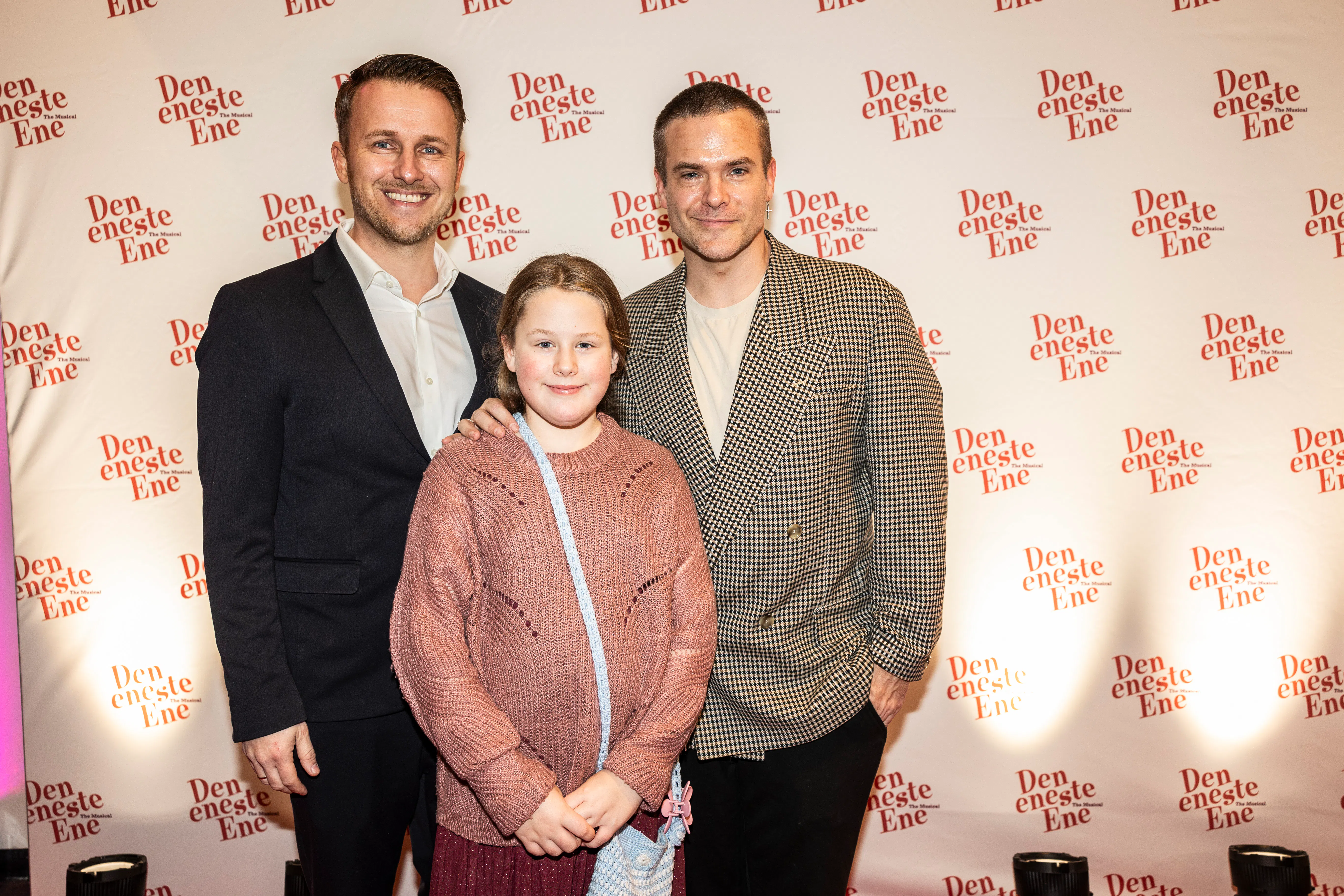 Silas Holst med sin mand, Nicolai, og datteren Maggie.