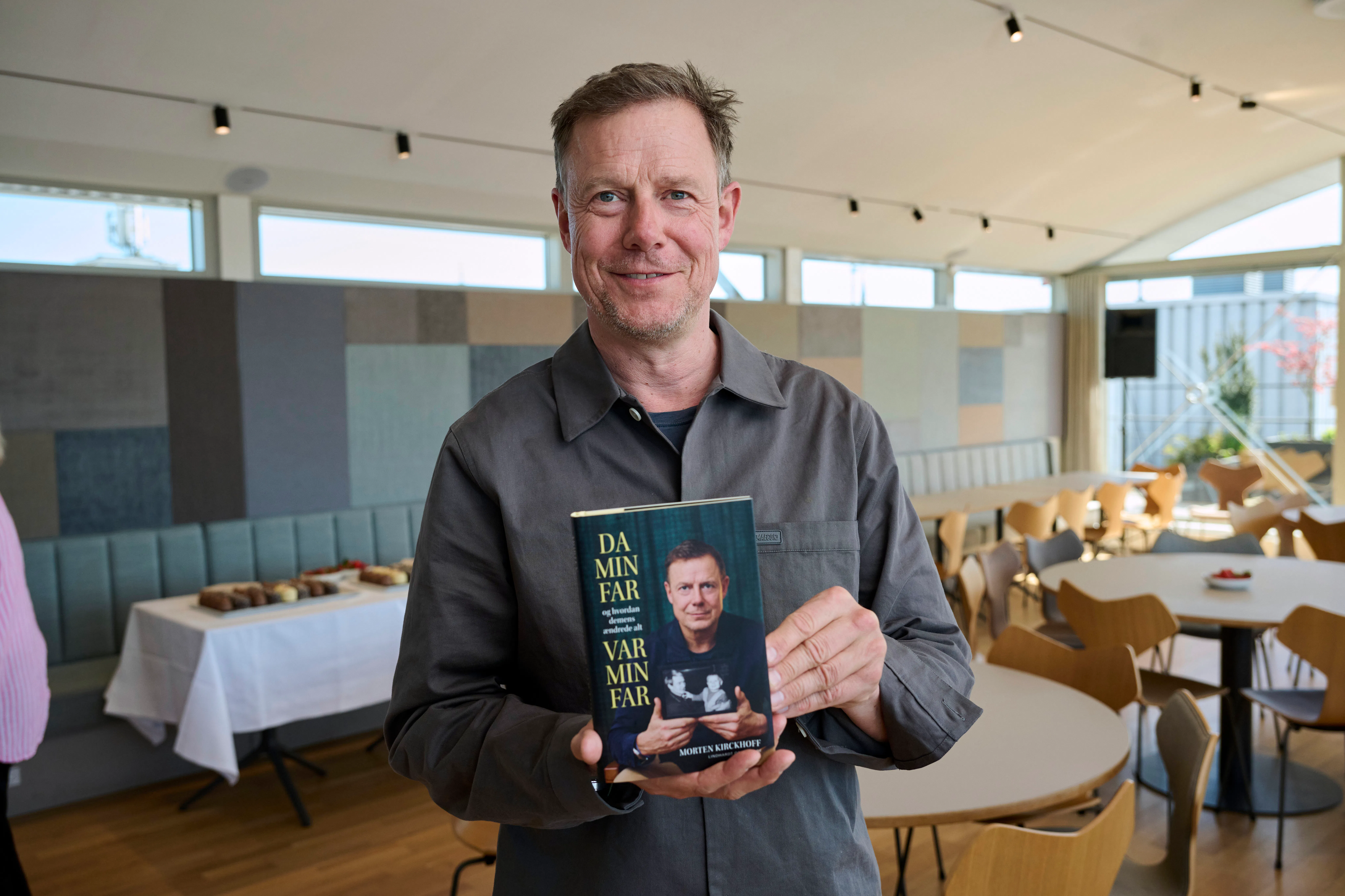 Opgavebeskrivelse: Morten Kirchhoff bogreception.Sted: Lindhardt & Ringhof, KøbenhavnFotograf: Lars H. LaursenJournalist: Majken MunkDato: 2026.05.01