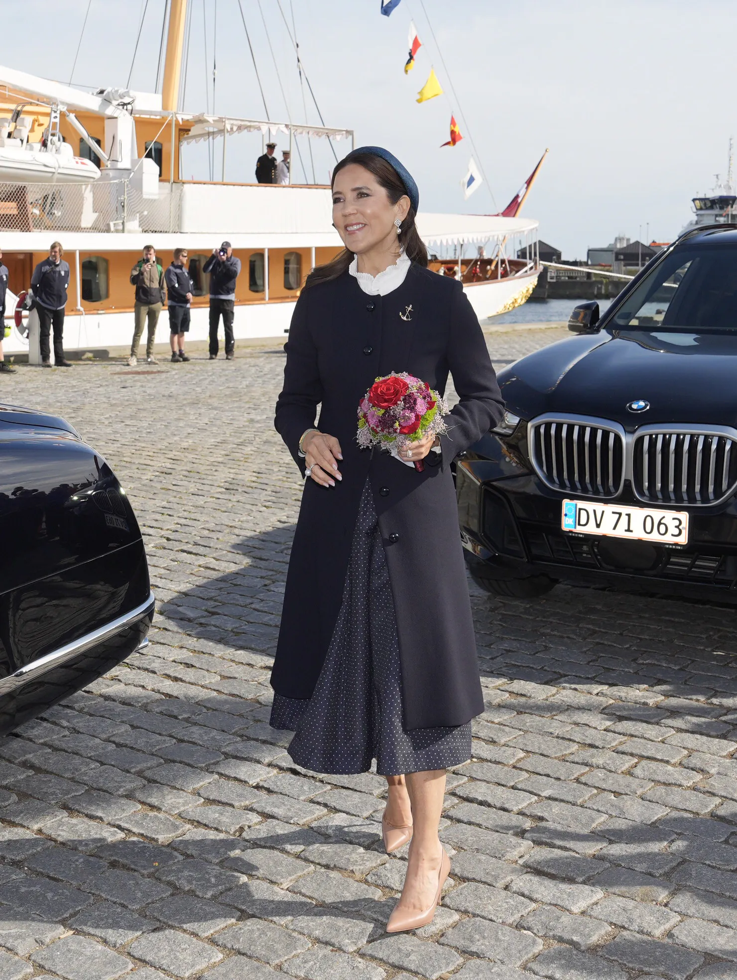 Dronning Mary ankom til Helsingør med et stort smil.