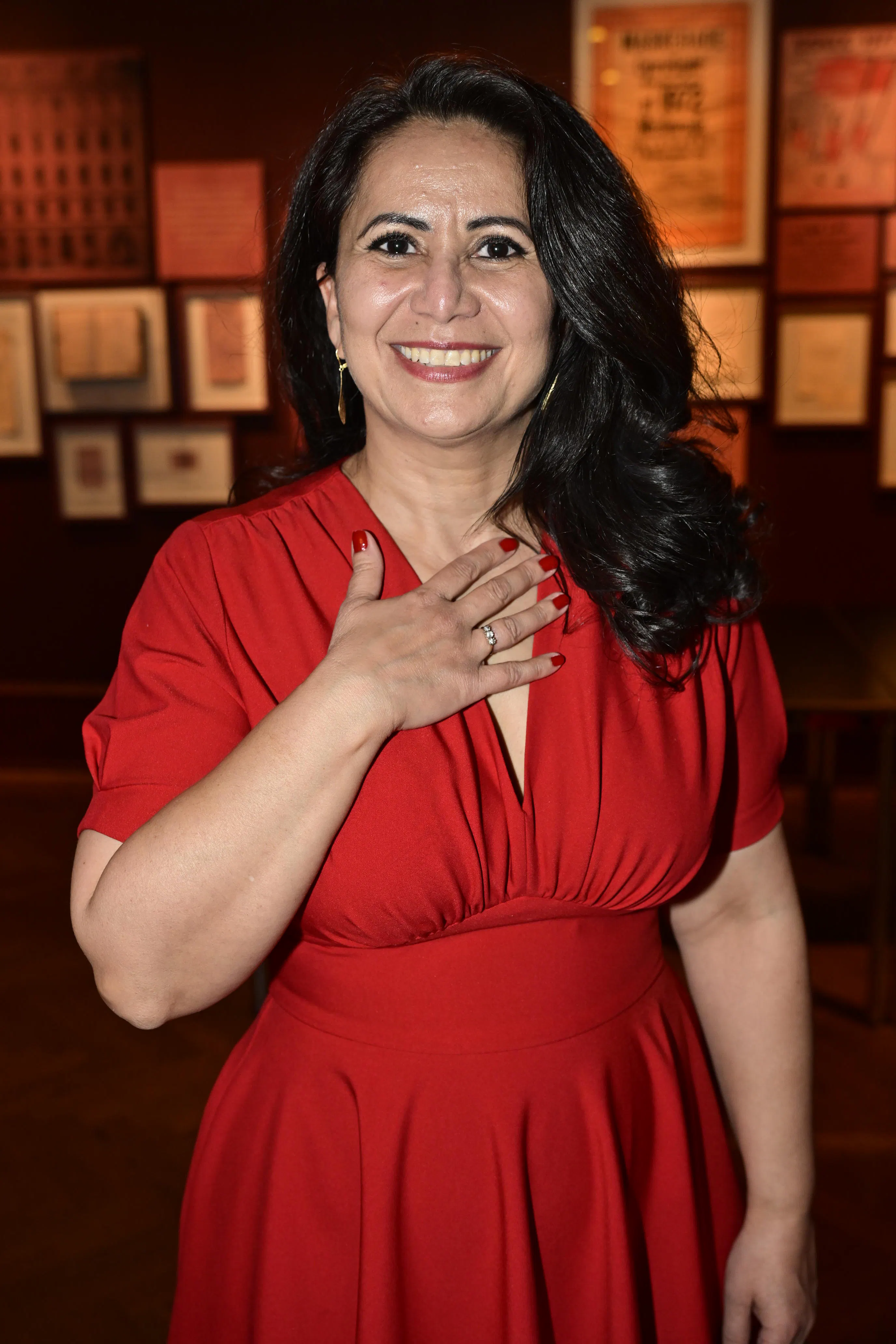 Özlem Cekic med den smukke diamantring.