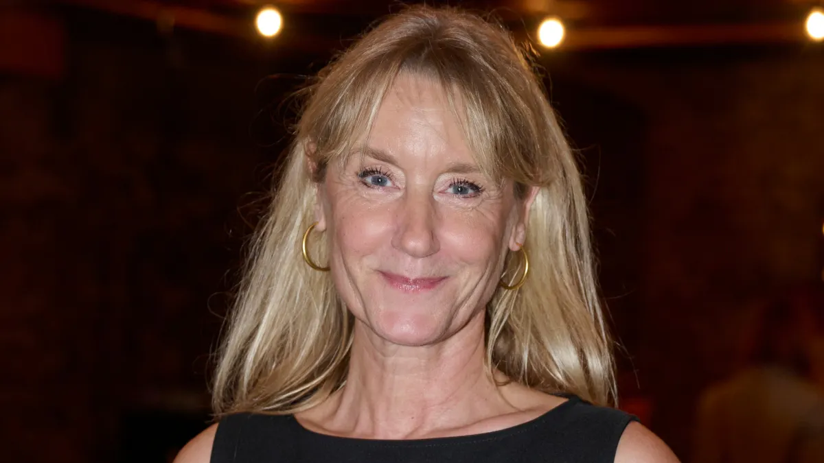 Anette Støvelbæk havde selskab af sin kendte svigerinde til premiere