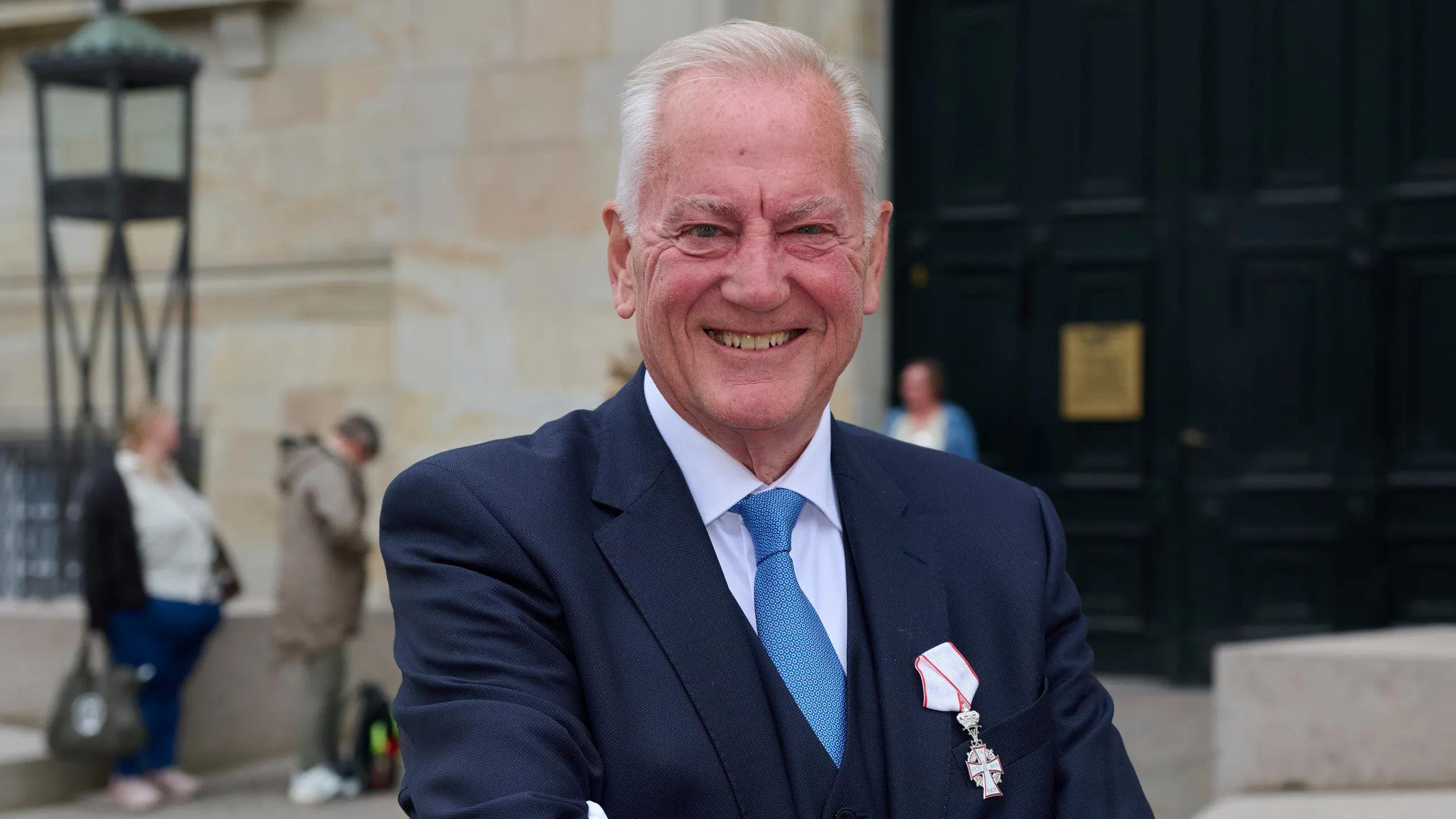 Keld fejrer sit ridderkors med gave fra datteren | BILLED-BLADET