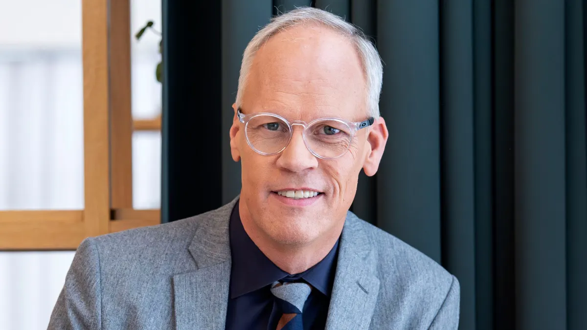 Dennis Ritter er ikke bange for at indtage dansegulvet: Denne musik ...