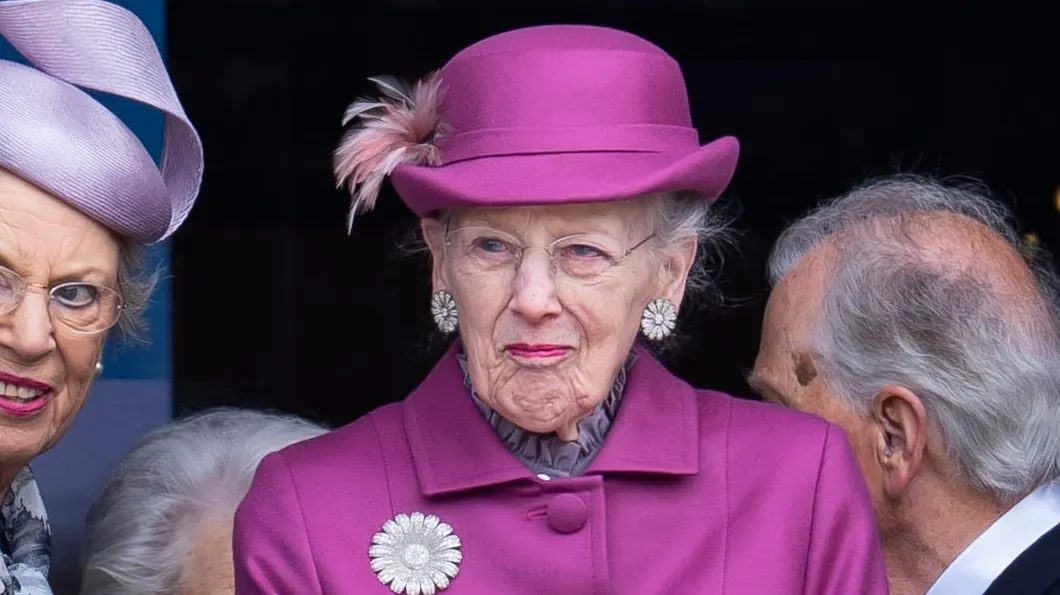Torsdag har kongehuset oplyst, at dronning Margrethe er blevet indlagt på Rigshospitalet med hjertekramper. Man regner med, at dronningen skal være indlagt weekenden over.