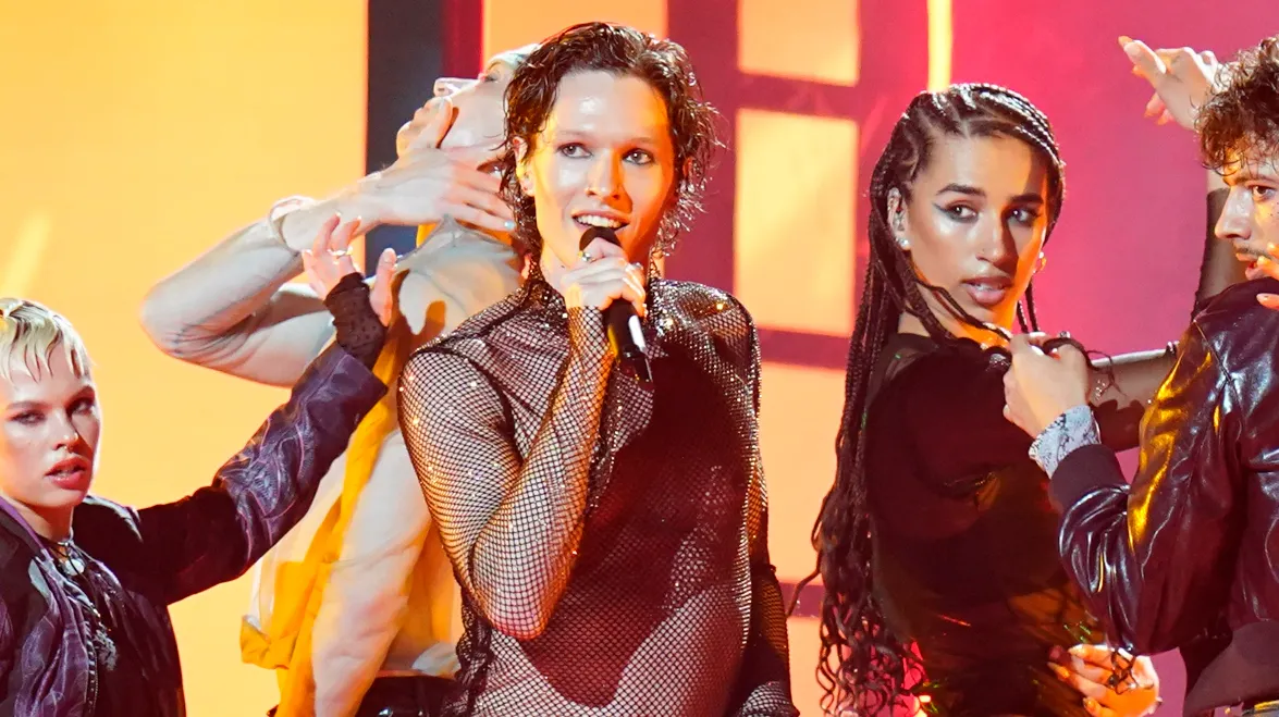 Søren Torpegaard Lund og "Før vi går hjem" er blandt favoritterne før finalen i Eurovision.