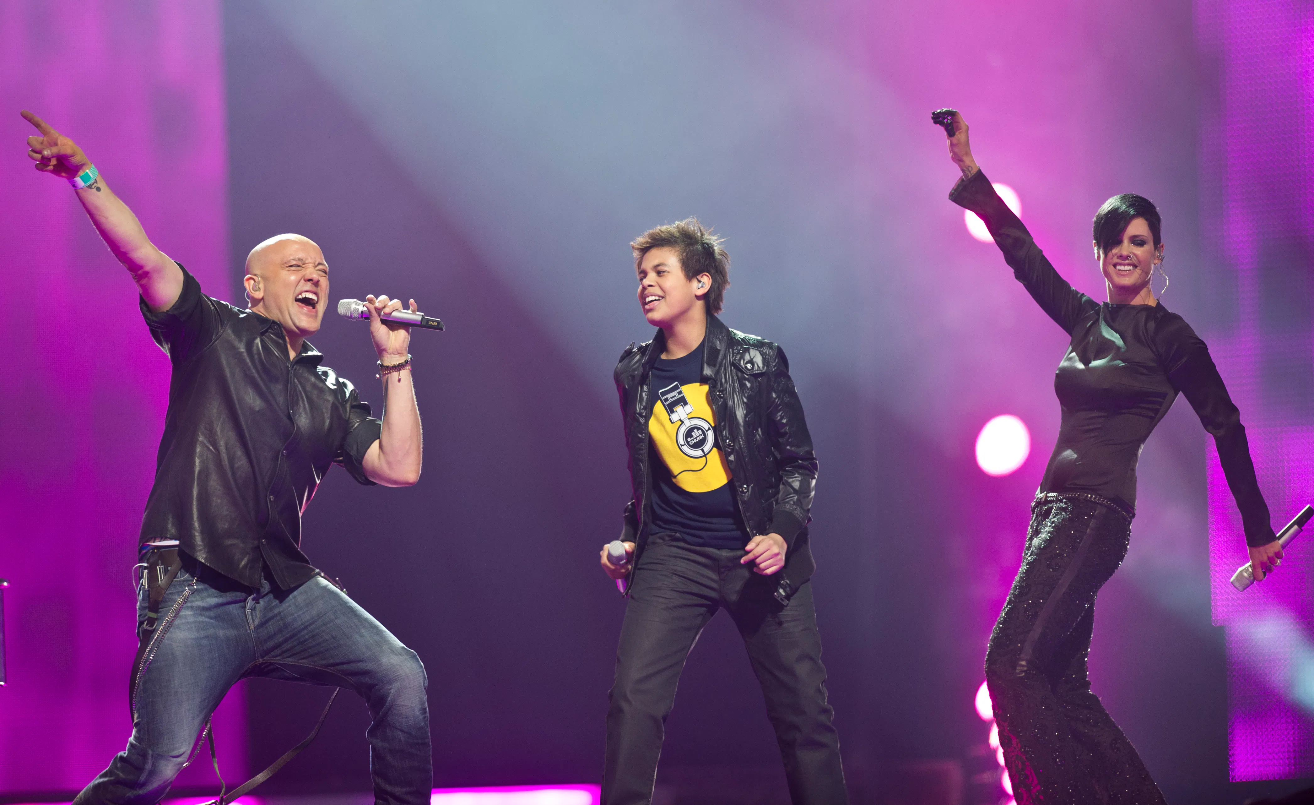 Babou på scenen med René Dif og Lene Nystrøm.