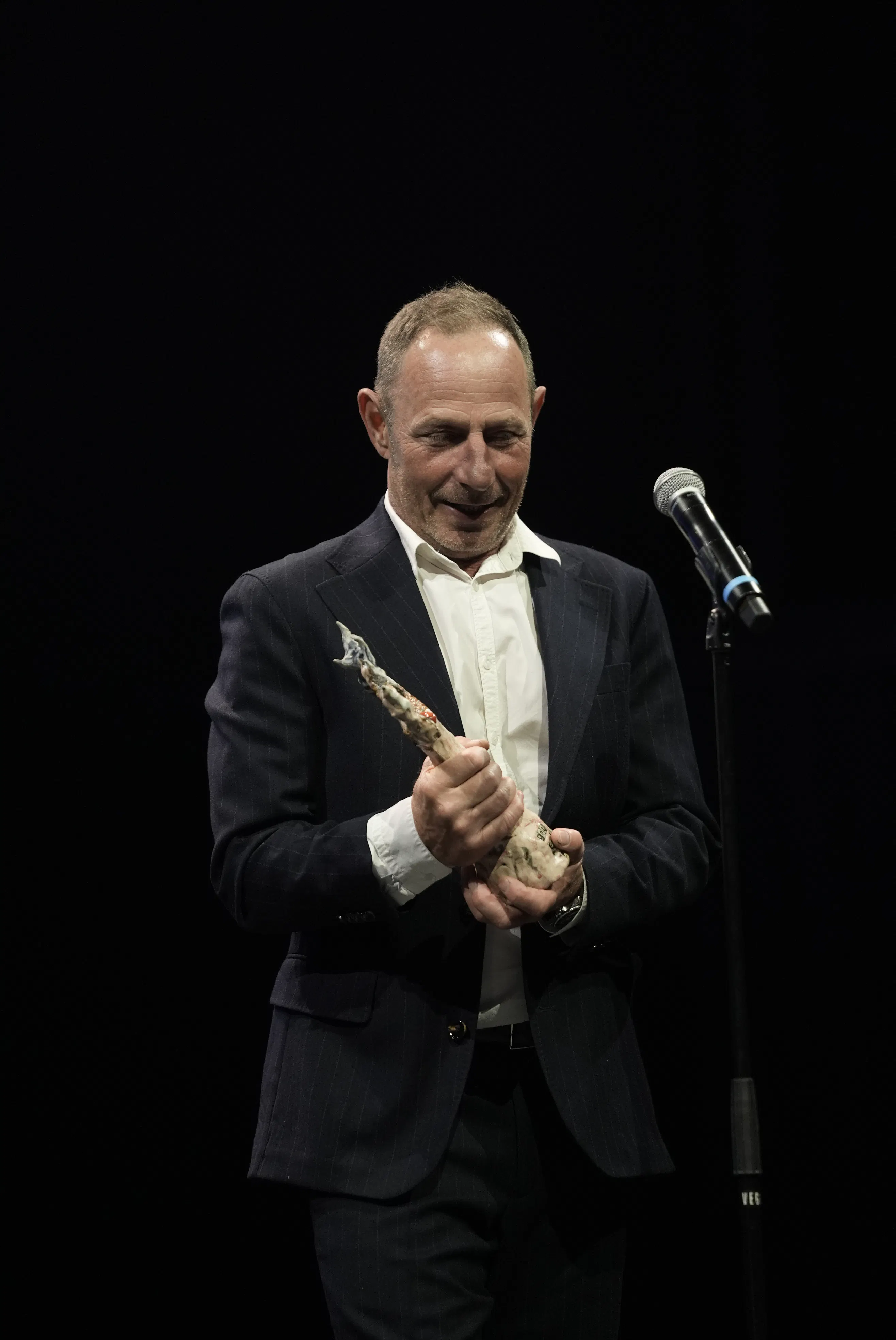 Jan Linnebjerg på scenen.