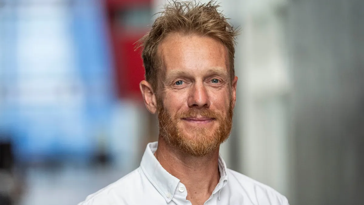 Tobias Hansen dækker VM i fodbold for DR. 