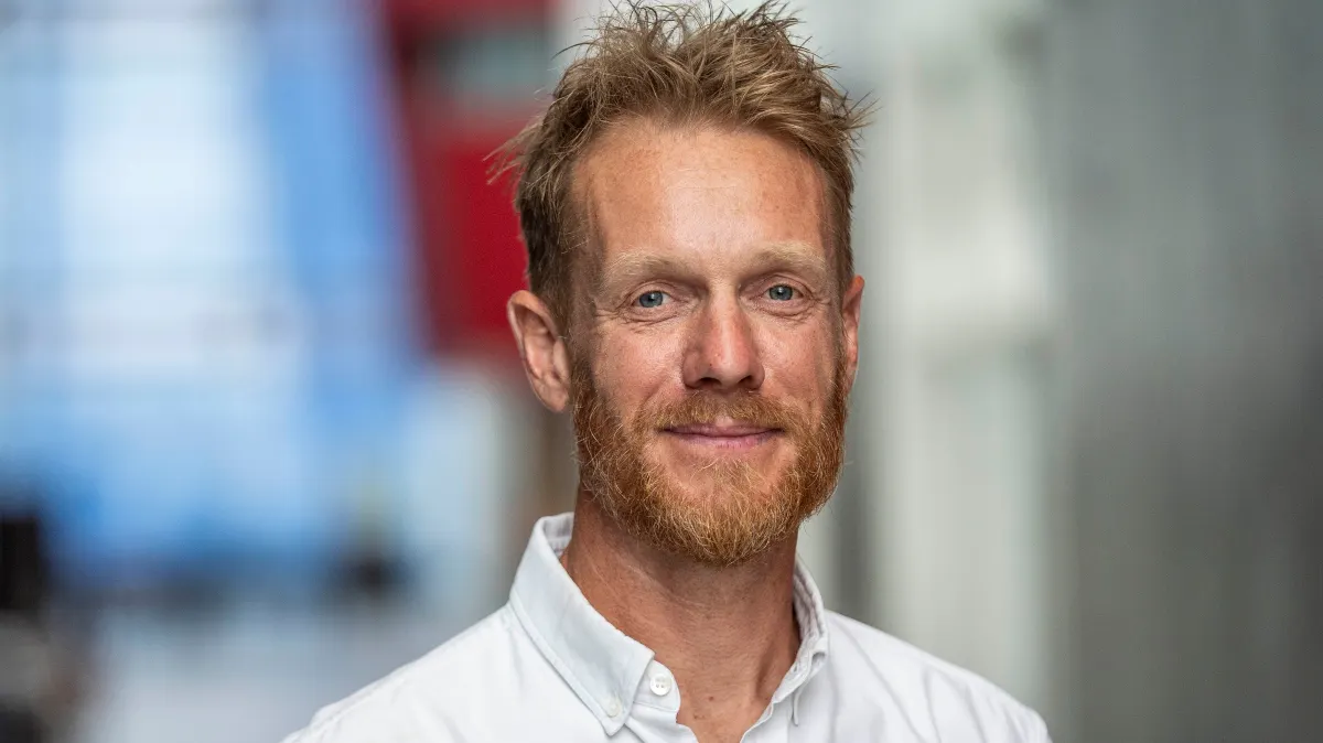 Tobias Hansen dækker VM i fodbold for DR.
