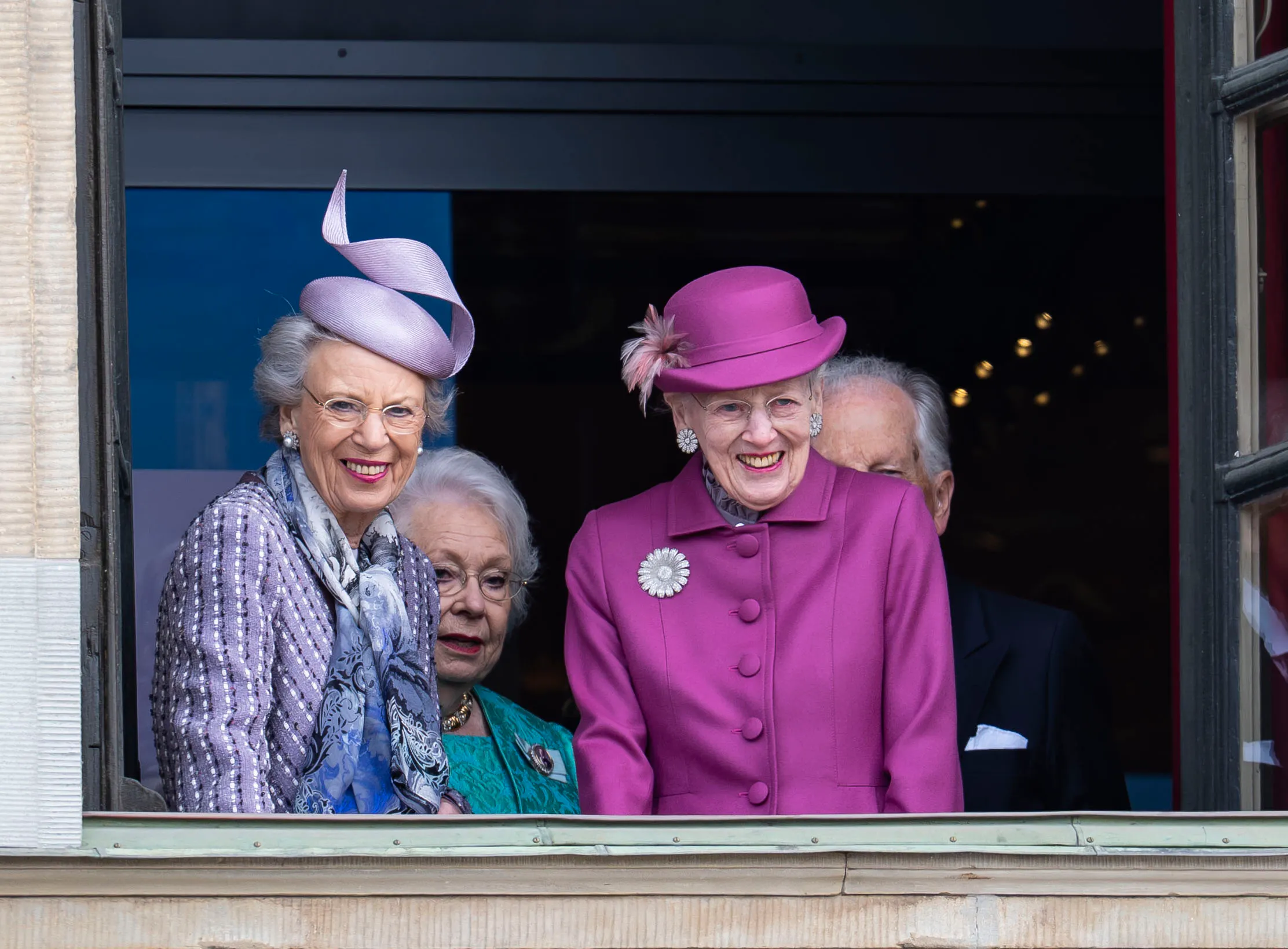 Dronning Margrethe var i Sverige den 30. april for at deltage i kong Carl Gustafs runde fødselsdag. 
