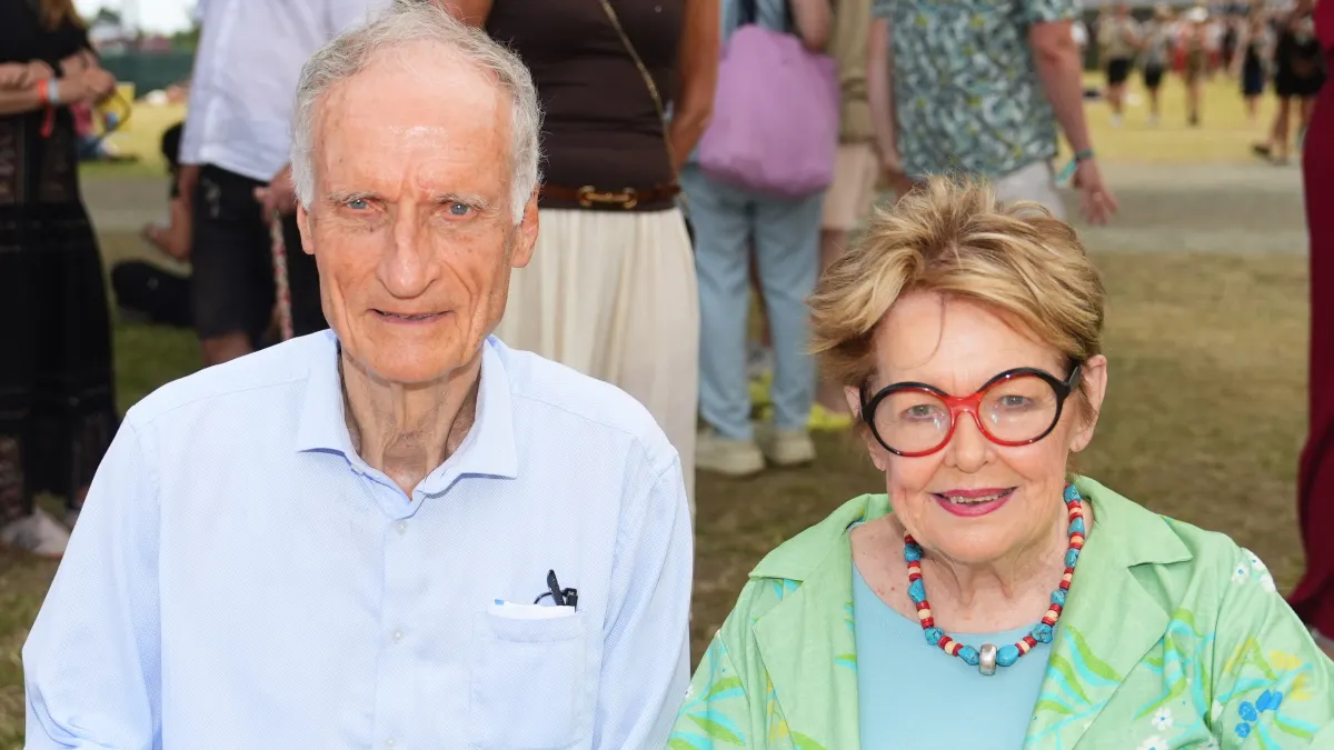 81-årige Bertel Haarder og 91-årige Ghita Nørby er taget på festival