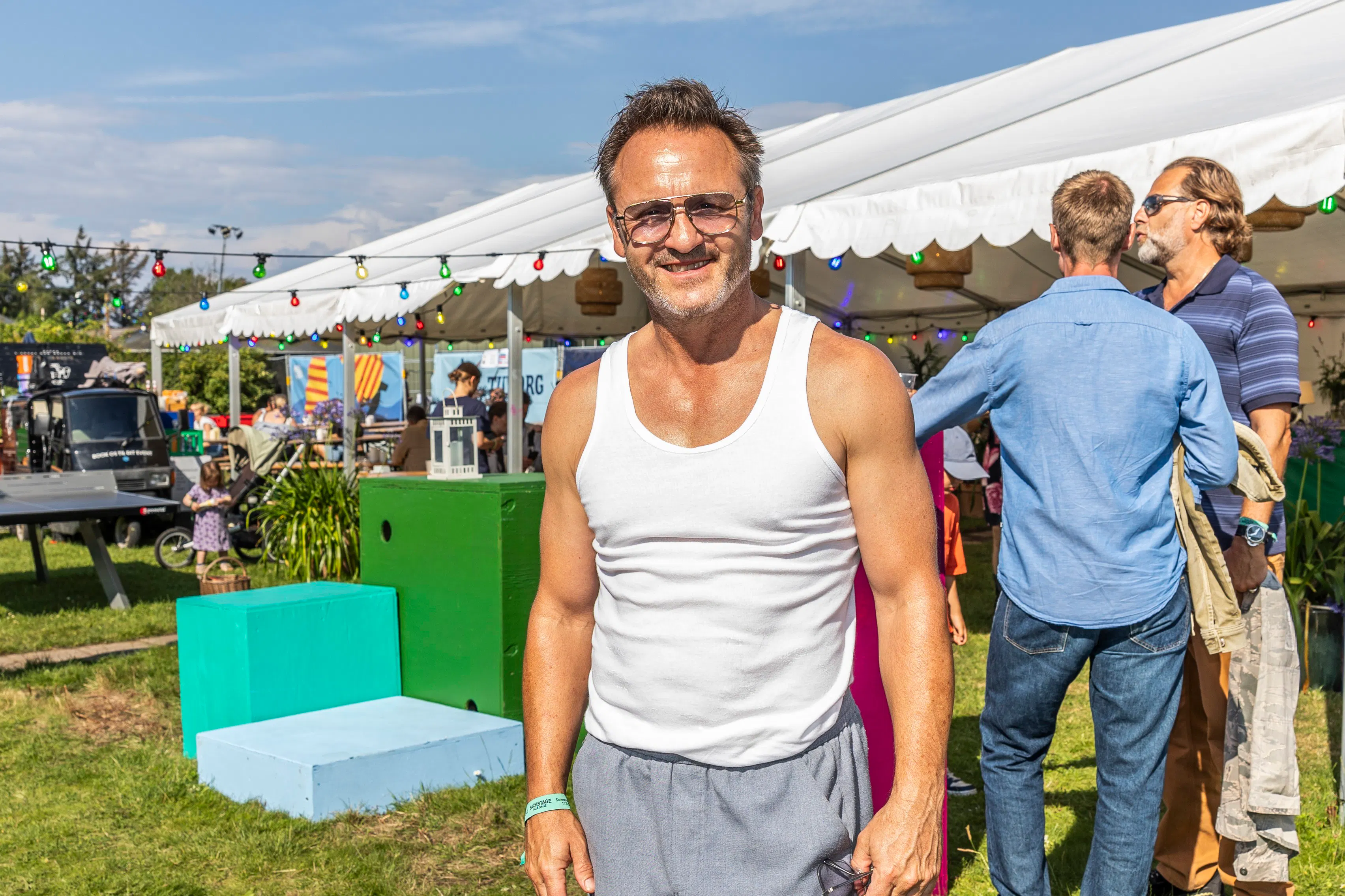 Lars Ranthe blev omringet af fans på Copenhell | BILLED-BLADET