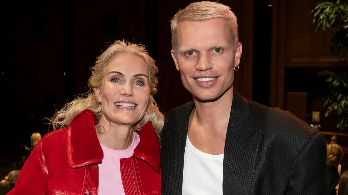 Efter kongelig fest: Helle Thorning-Schmidt og Søren Le Schmidt måtte lige skylle det ned med en øl | BILLED-BLADET