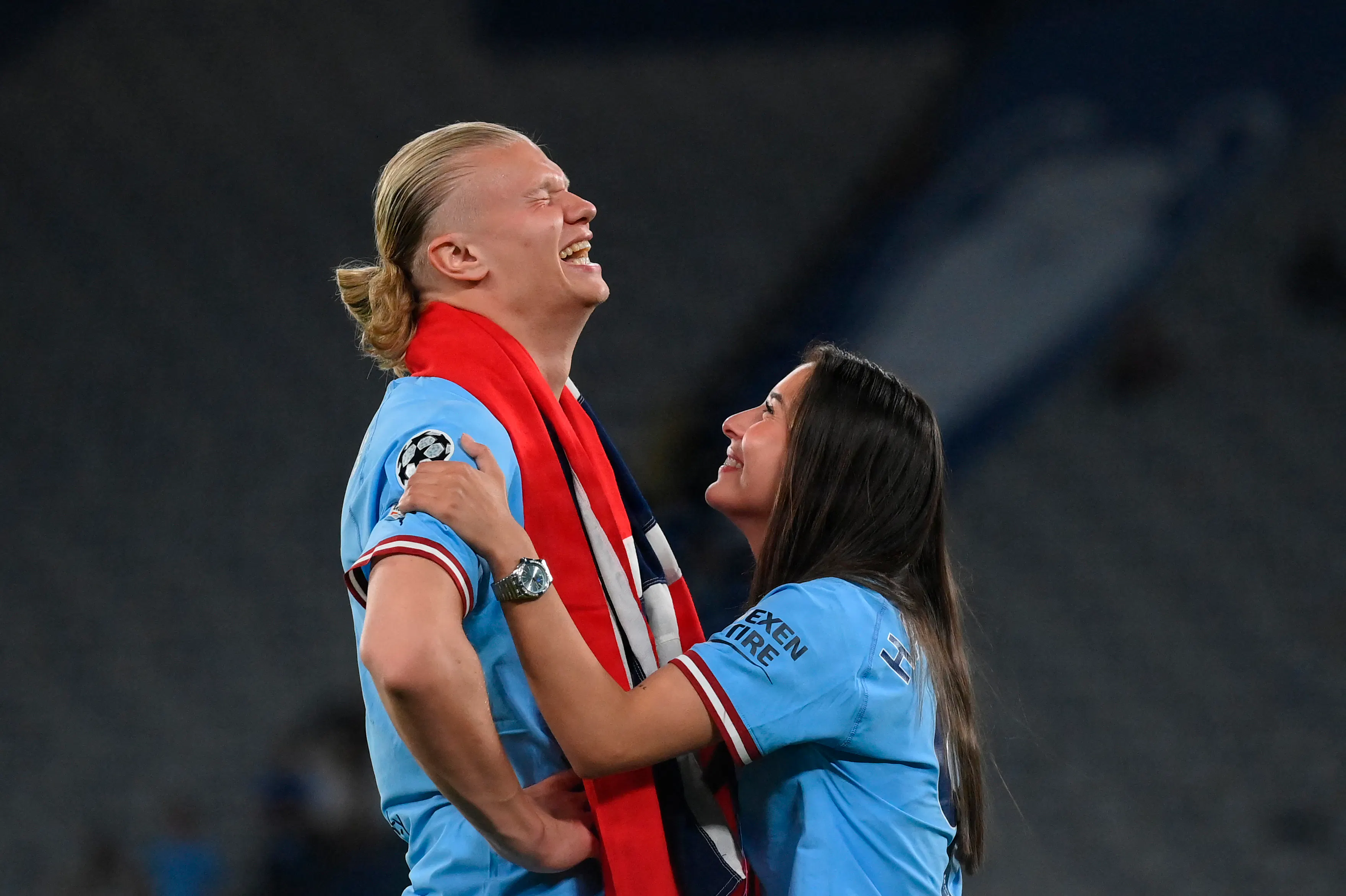 Erling Haaland og Isabel Haugseng Johansen ved UEFA Champions League finalen 10. juni 2023. 