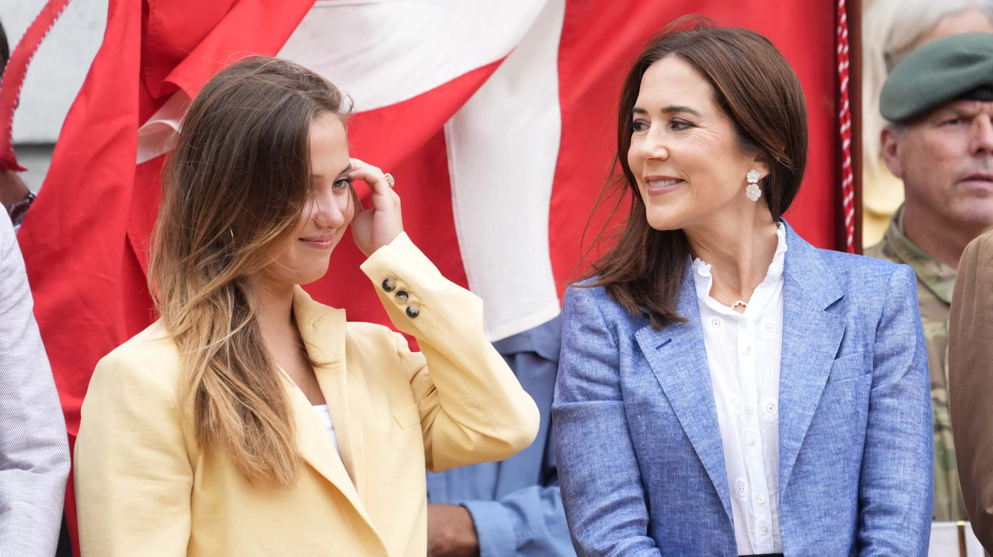 Sødt mor-datter-øjeblik: Dronning Mary kom prinsesse Josephine til undsætning | BILLED-BLADET