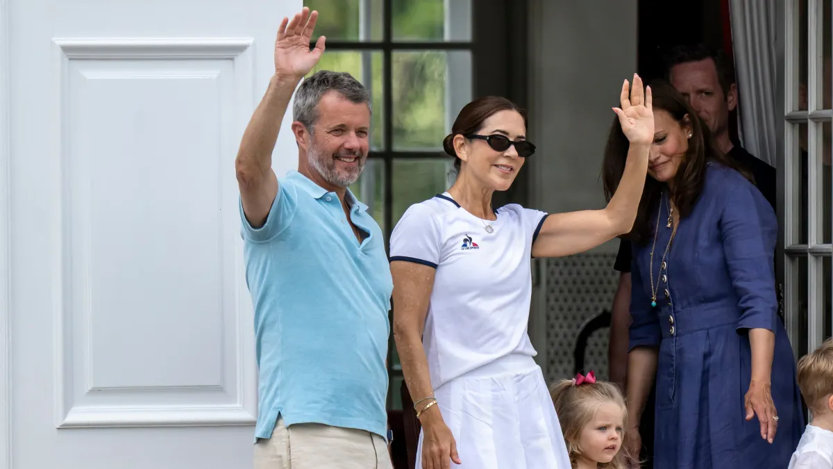 Frederik og Mary har gang i den perfekte sommerferie: Det skal der ske nu |  BILLED-BLADET