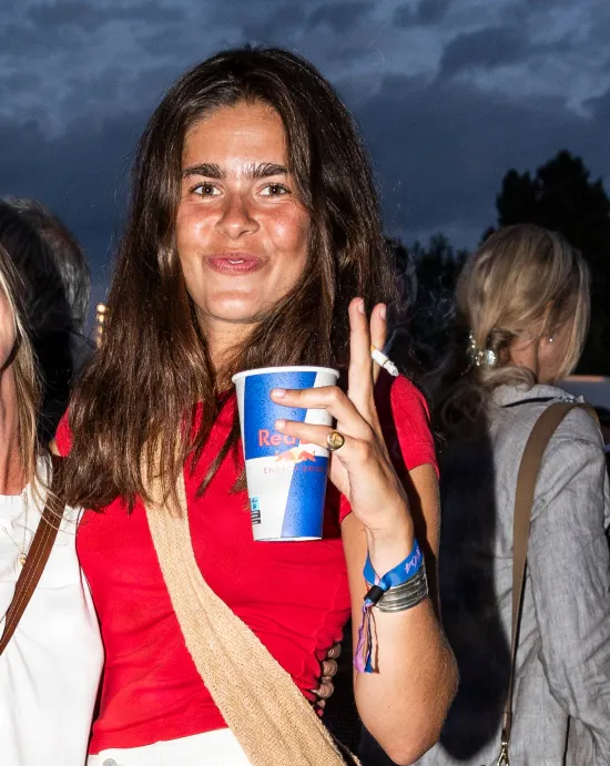 Anna Hillingsø hyggede med gode veninder, inden hun var henne for at sige hej til kronprinsen.