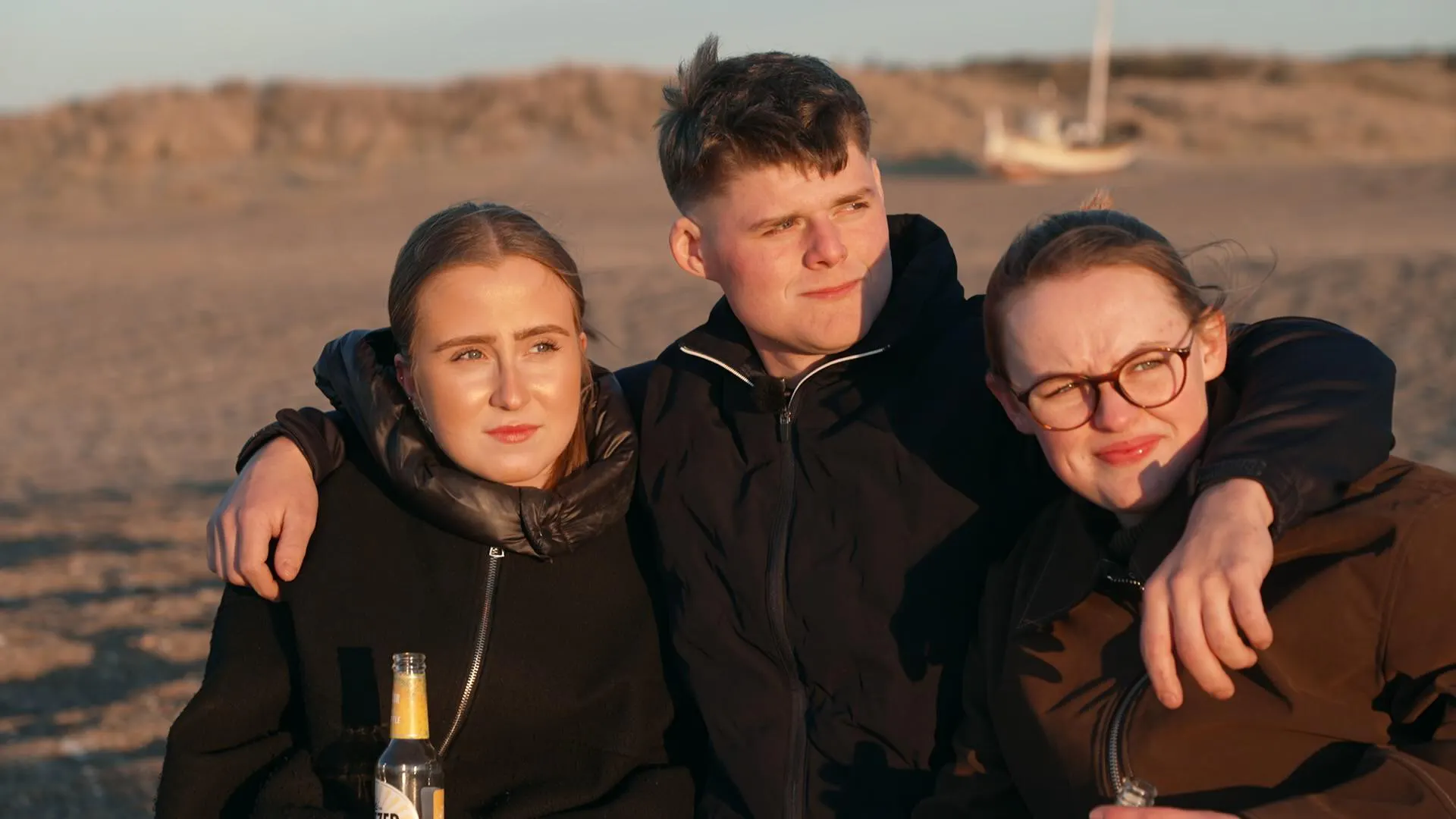 https://imgix.billedbladet.dk/2026-07-27/image_1_1303_jonathan_victoria_louise.jpg