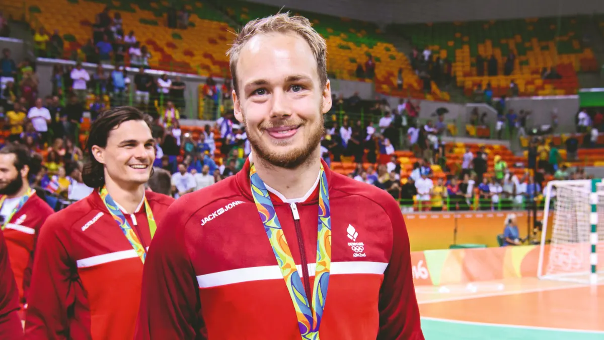 Håndboldstjernen Henrik Toft Hansen har ændret sine fremtidsplaner.