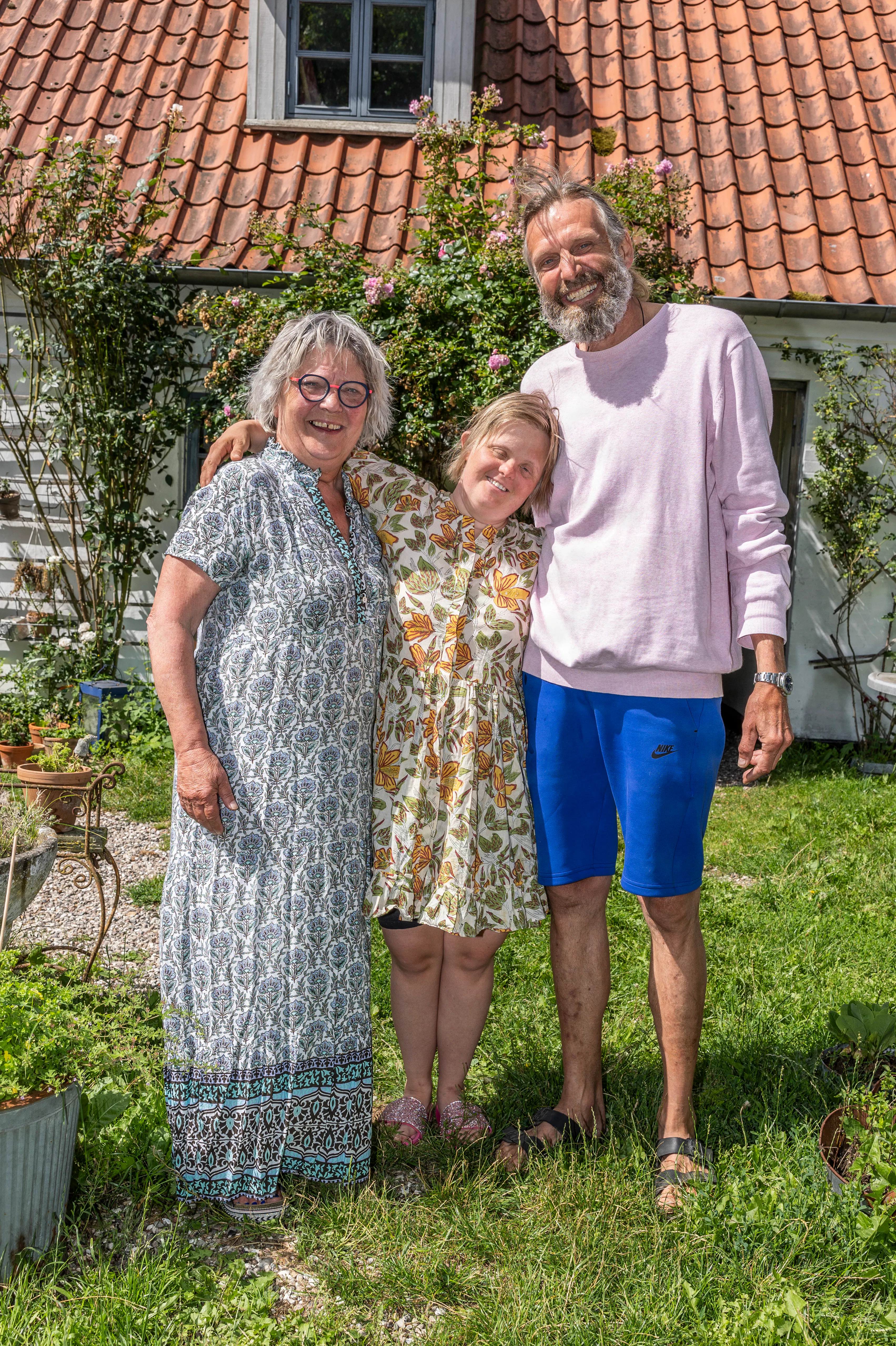 Tilde med sin mor Susse og far Truels.