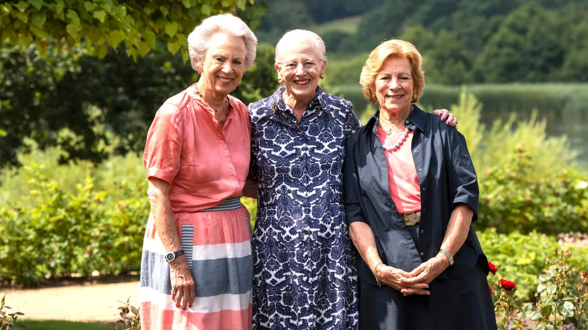 Dronning Margrethe, prinsesse Benedikte og dronning Anne-Marie har mange gode minder fra somrene på Graasten Slot.