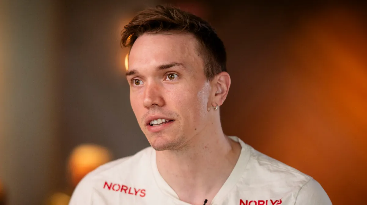 Lasse Andersson đã kết hôn.