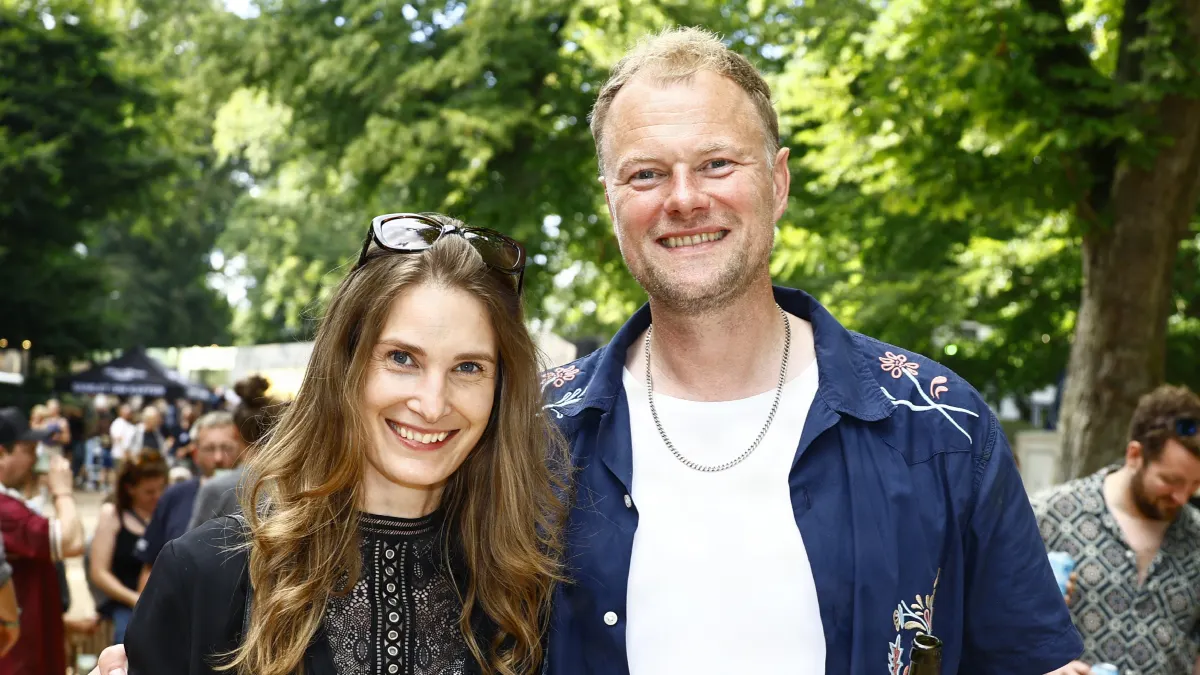 Fire år efter frieriet: Christian Degns kæreste sætter ord på  bryllupsplanlægningen | BILLED-BLADET