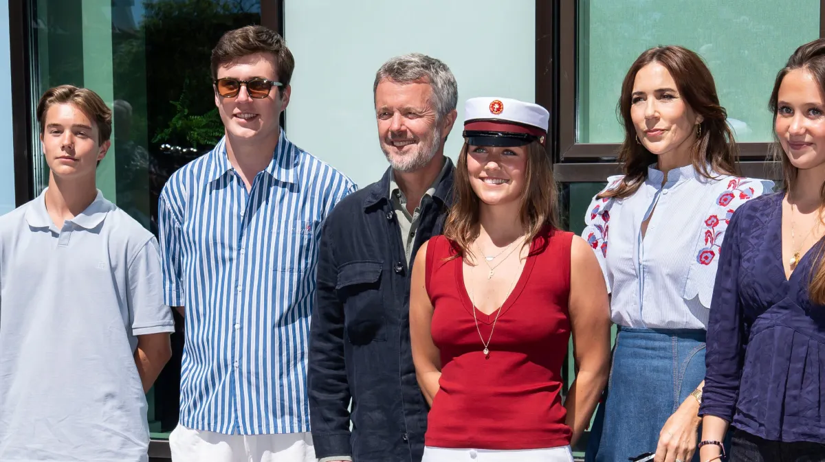 Kongefamilien tidligere på sommeren, da prinsesse Isabella blev student.