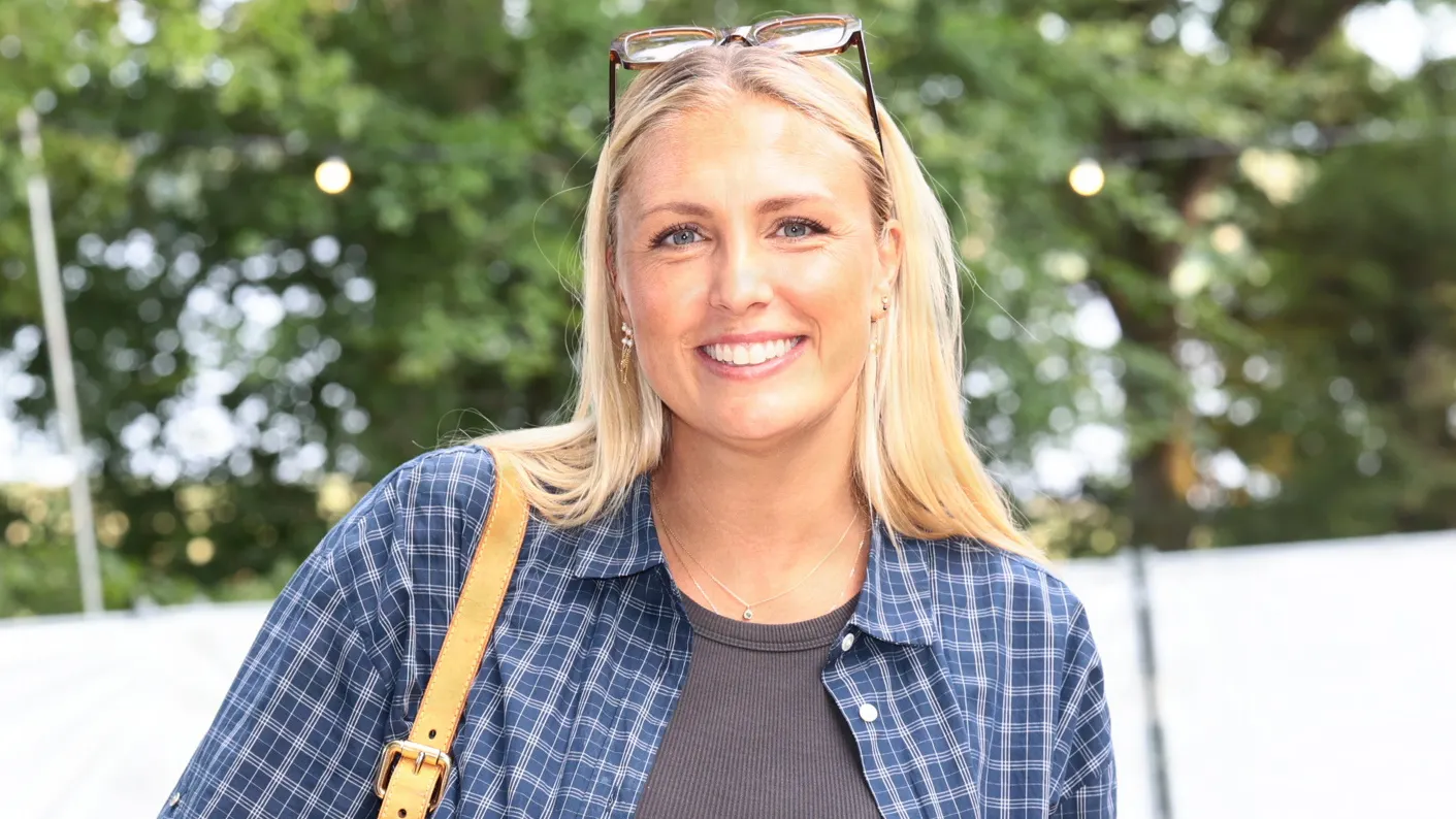 Josefine Høgh er nu mor til to: Molly er helt forelsket i sin lillesøster |  BILLED-BLADET