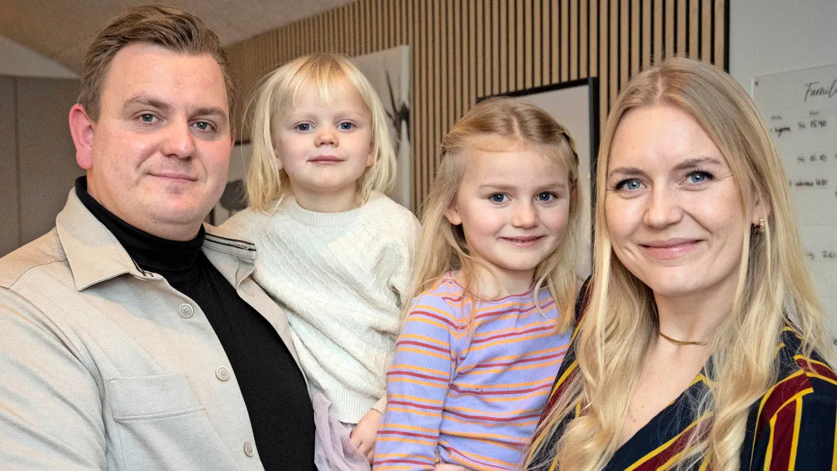 Nikolaj og Maria med døtrene Mathilde og Solvej. 